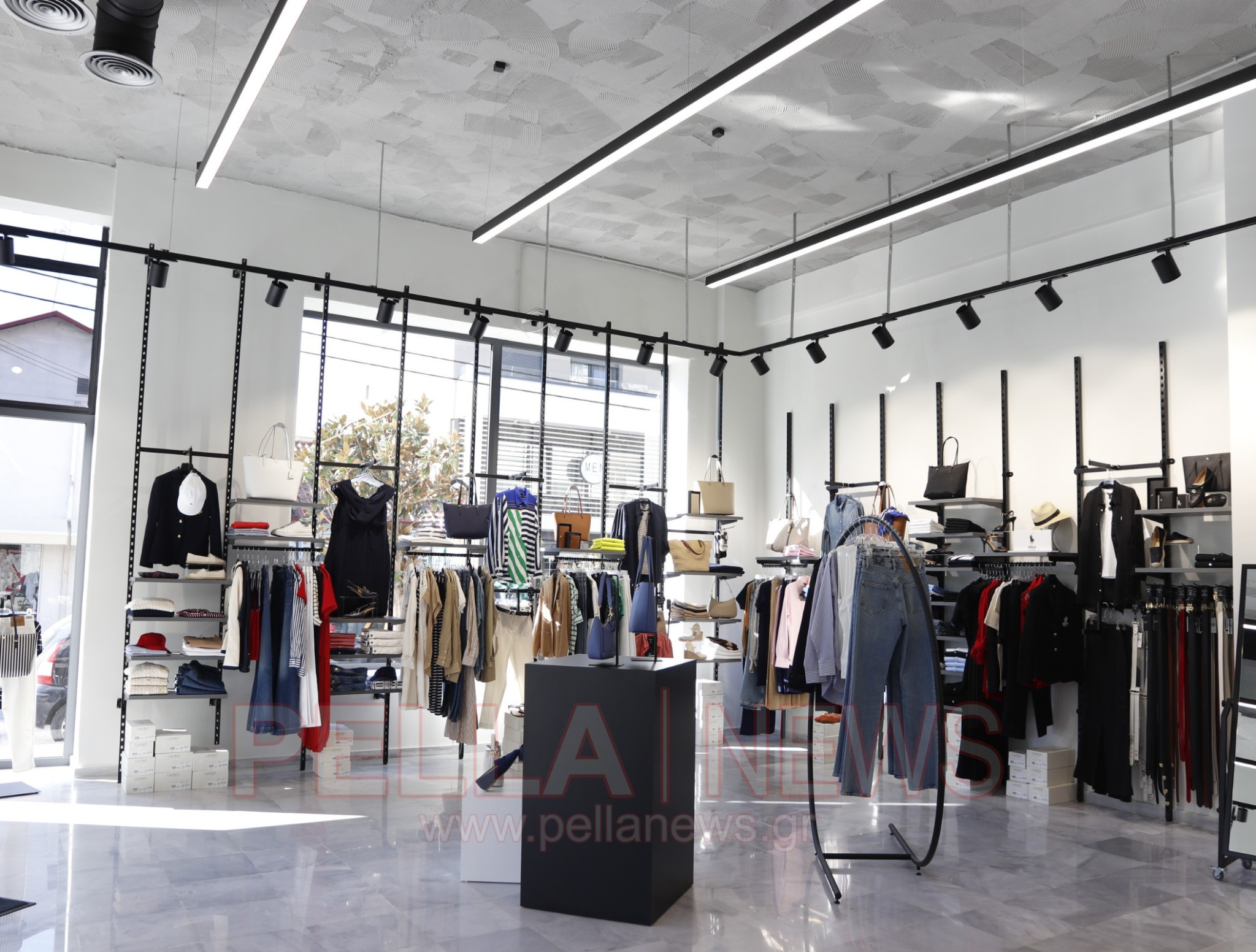 Το νέο σημείο αναφοράς για τη γυναικεία μόδα στη Σκύδρα είναι γεγονός (φωτογραφίες & βίντεο)