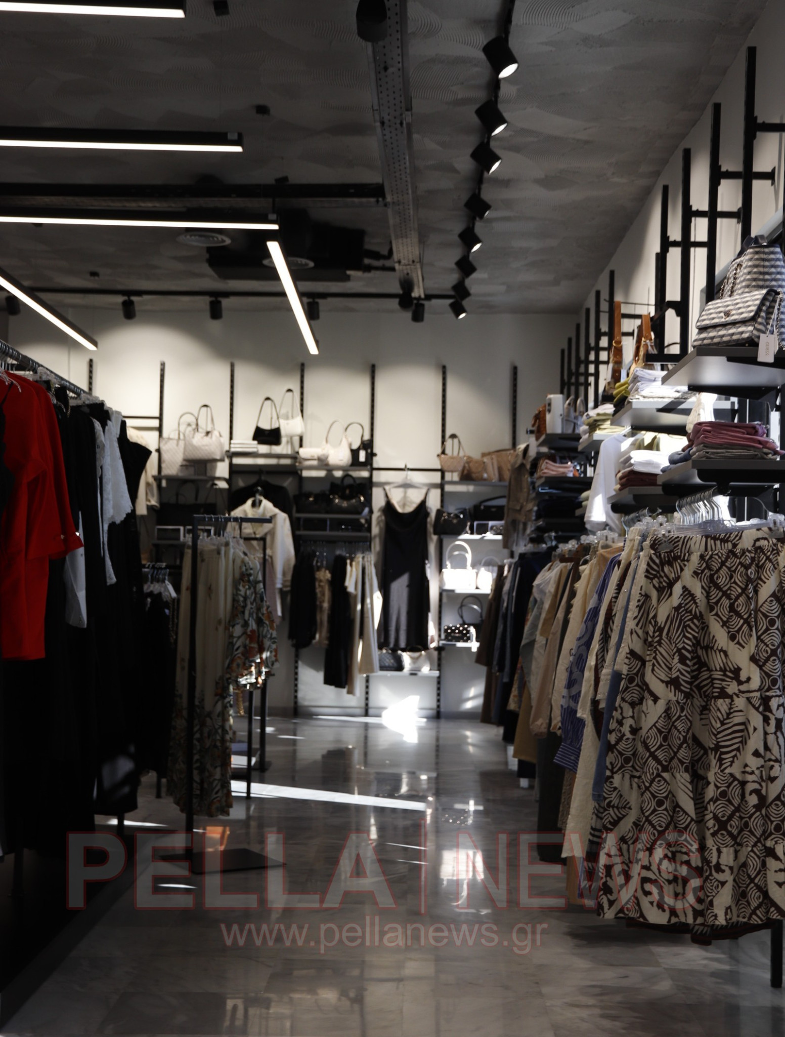 Το νέο σημείο αναφοράς για τη γυναικεία μόδα στη Σκύδρα είναι γεγονός (φωτογραφίες & βίντεο)