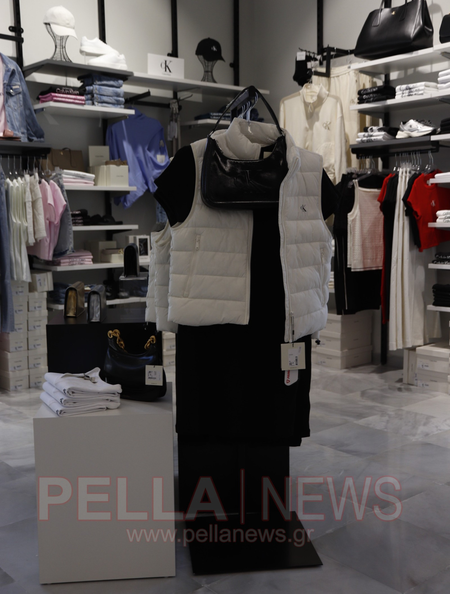 Το νέο σημείο αναφοράς για τη γυναικεία μόδα στη Σκύδρα είναι γεγονός (φωτογραφίες & βίντεο)
