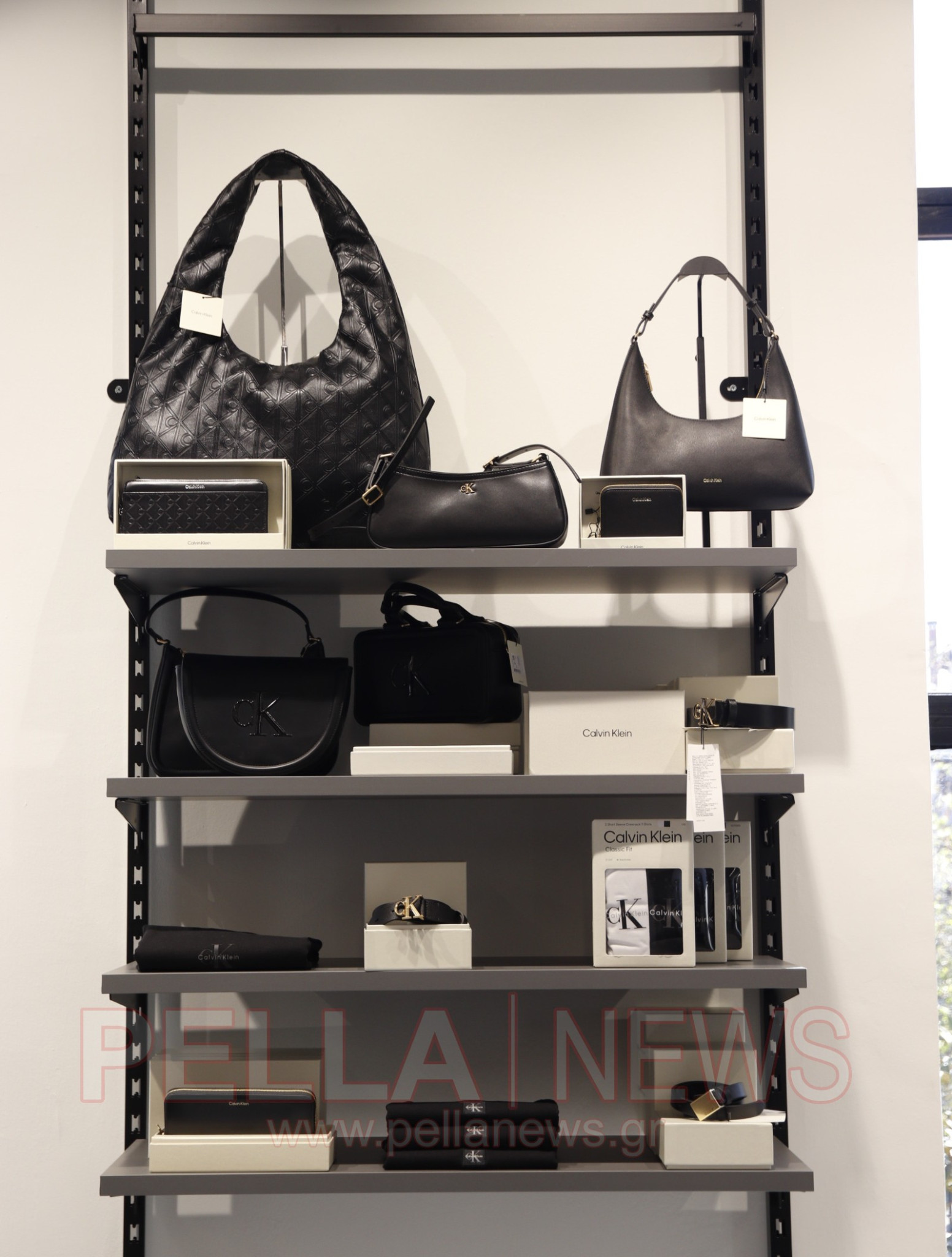 Το νέο σημείο αναφοράς για τη γυναικεία μόδα στη Σκύδρα είναι γεγονός (φωτογραφίες & βίντεο)