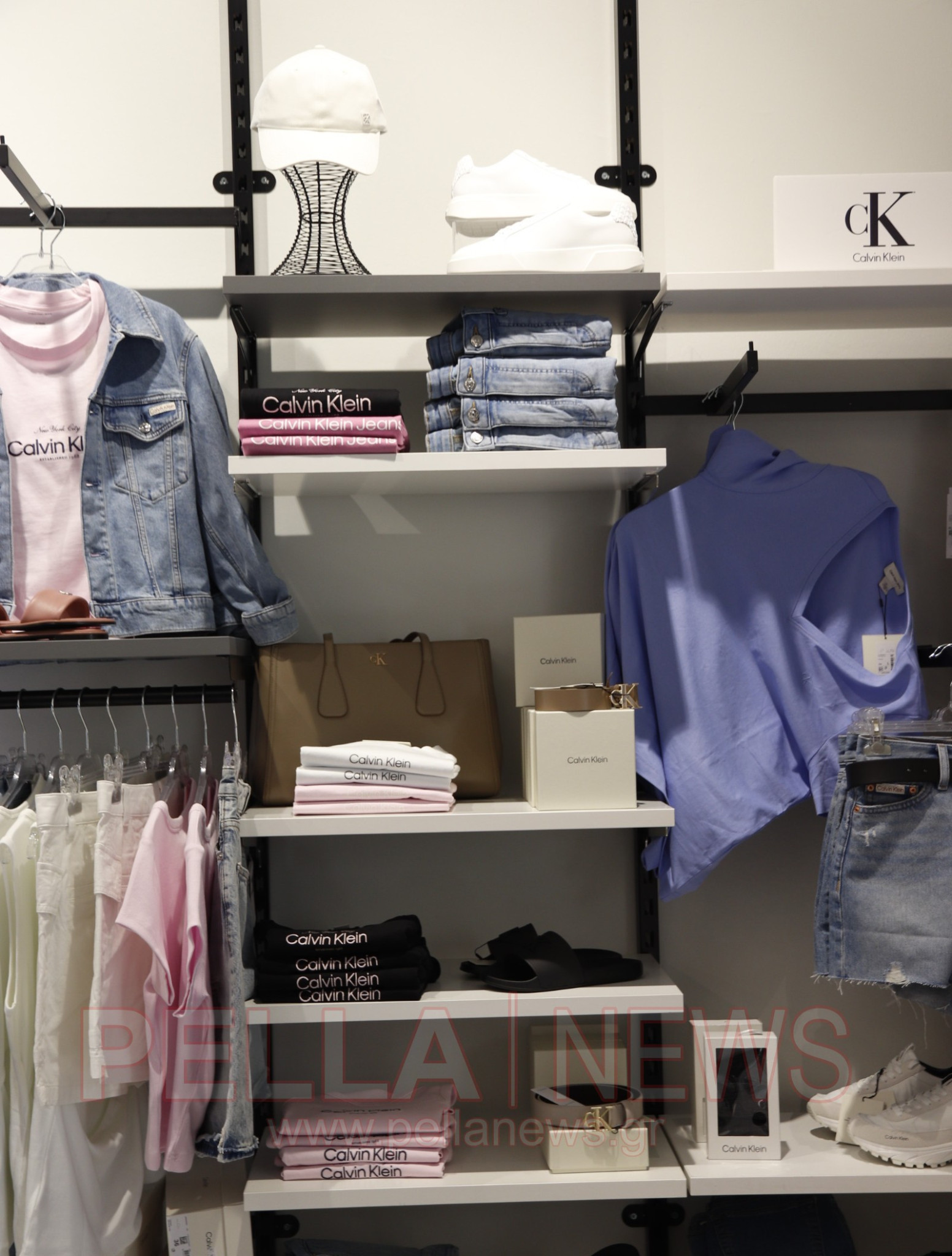 Το νέο σημείο αναφοράς για τη γυναικεία μόδα στη Σκύδρα είναι γεγονός (φωτογραφίες & βίντεο)