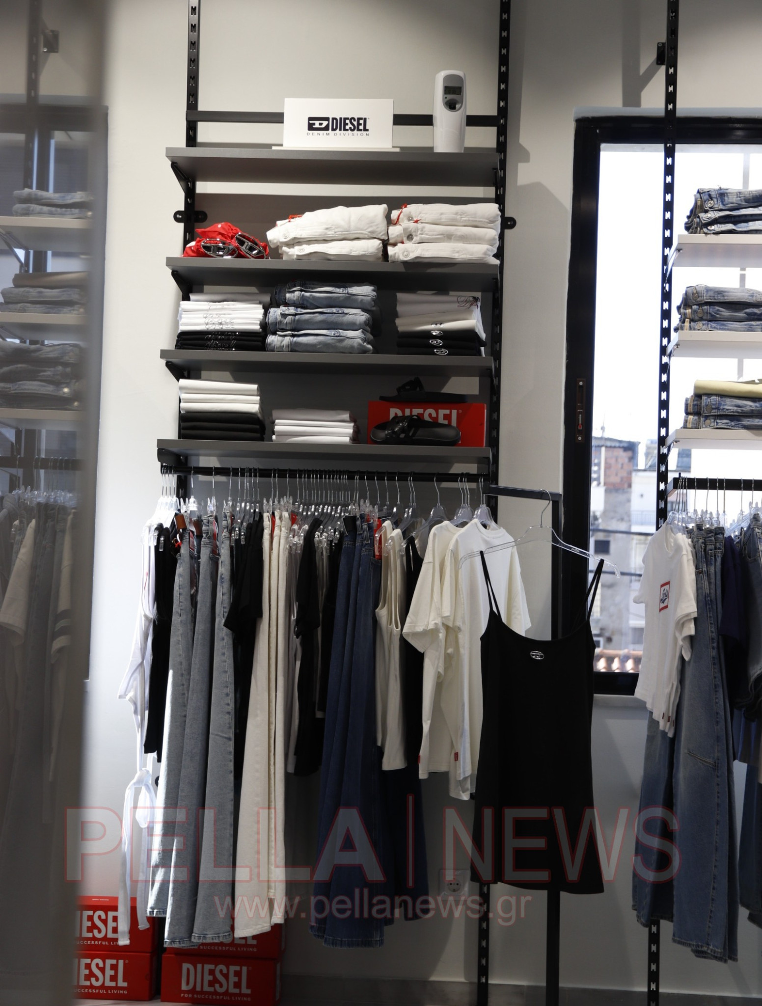 Το νέο σημείο αναφοράς για τη γυναικεία μόδα στη Σκύδρα είναι γεγονός (φωτογραφίες & βίντεο)