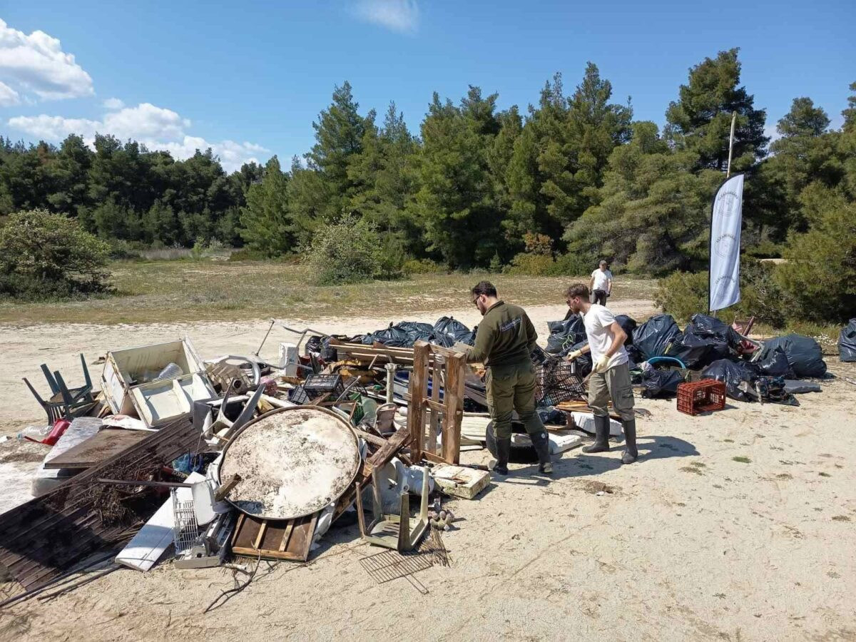 Χαλκιδική: Ο Γλαρόκαβος καθάρισε ξανά