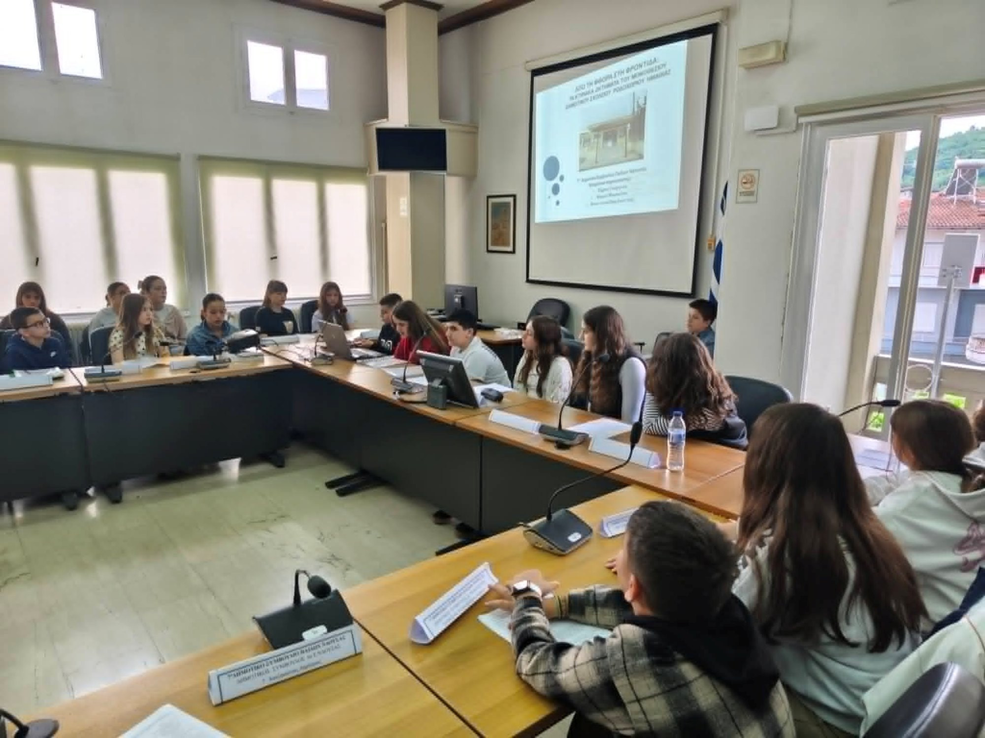 Με επιτυχία πραγματοποιήθηκε το «7ο Δημοτικό Συμβούλιο Παίδων» του Δήμου Ηρωικής Πόλεως Νάουσας