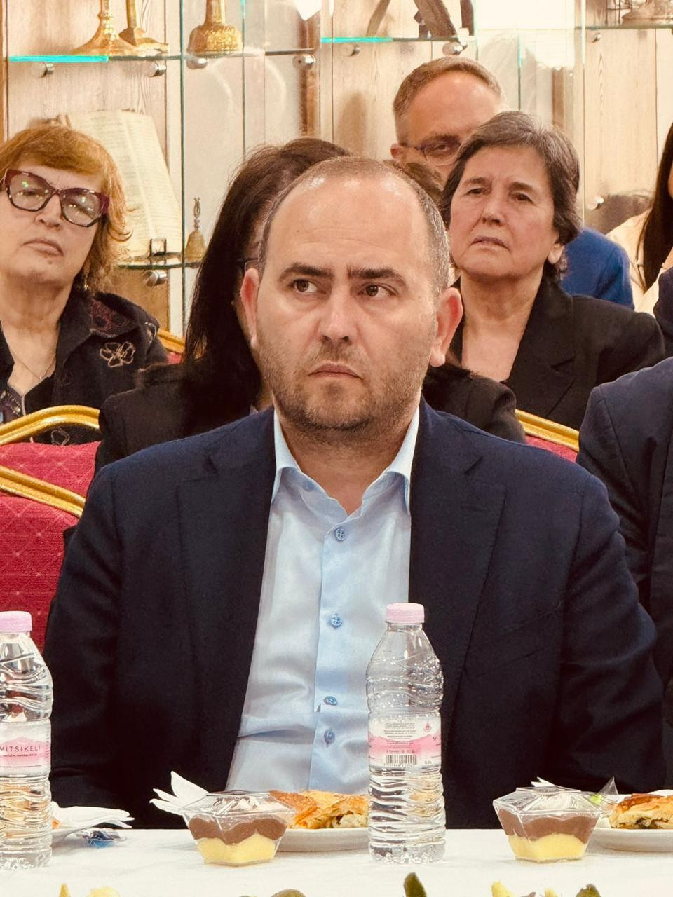 Λάκης Βασιλειάδης: Συγχαρητήρια στους πατέρες, τους δωρητές και τους εθελοντές για την υλοποίηση της προσπάθειας αυτής.