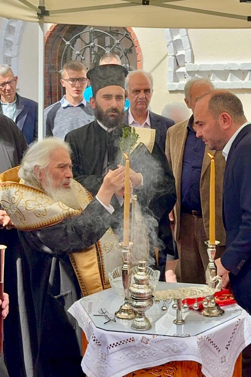 Λάκης Βασιλειάδης: Συγχαρητήρια στους πατέρες, τους δωρητές και τους εθελοντές για την υλοποίηση της προσπάθειας αυτής.