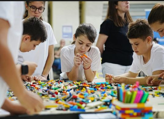 Με πάνω από 400 παιδιά ολοκληρώθηκε το Φεστιβάλ Εκπαιδευτικής Ρομποτικής στη Θεσσαλονίκη