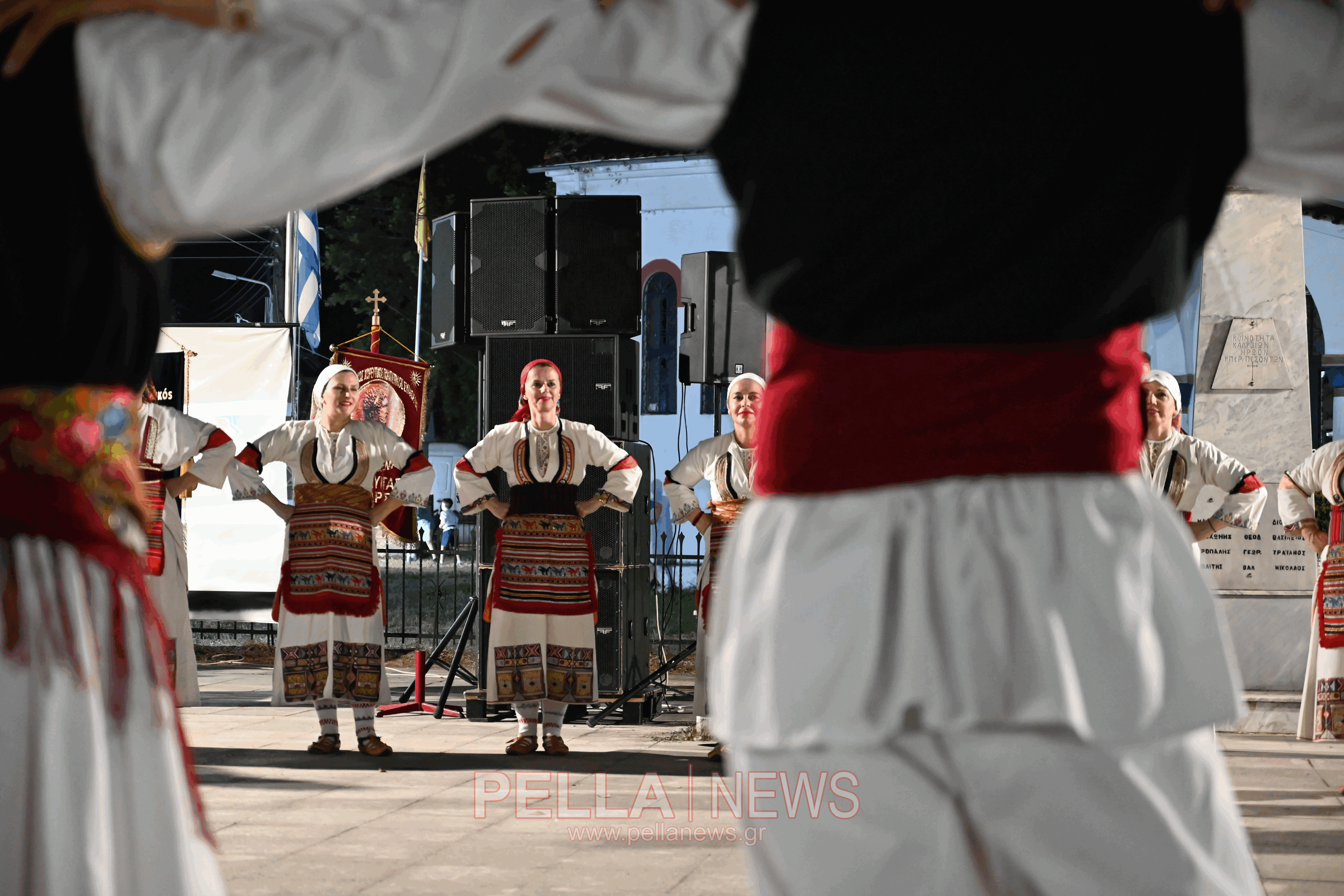 Δυναμική έναρξη για το τριήμερο του Αγίου Πνεύματος στα Καλύβια Σκύδρας (φωτο & βιντεο)