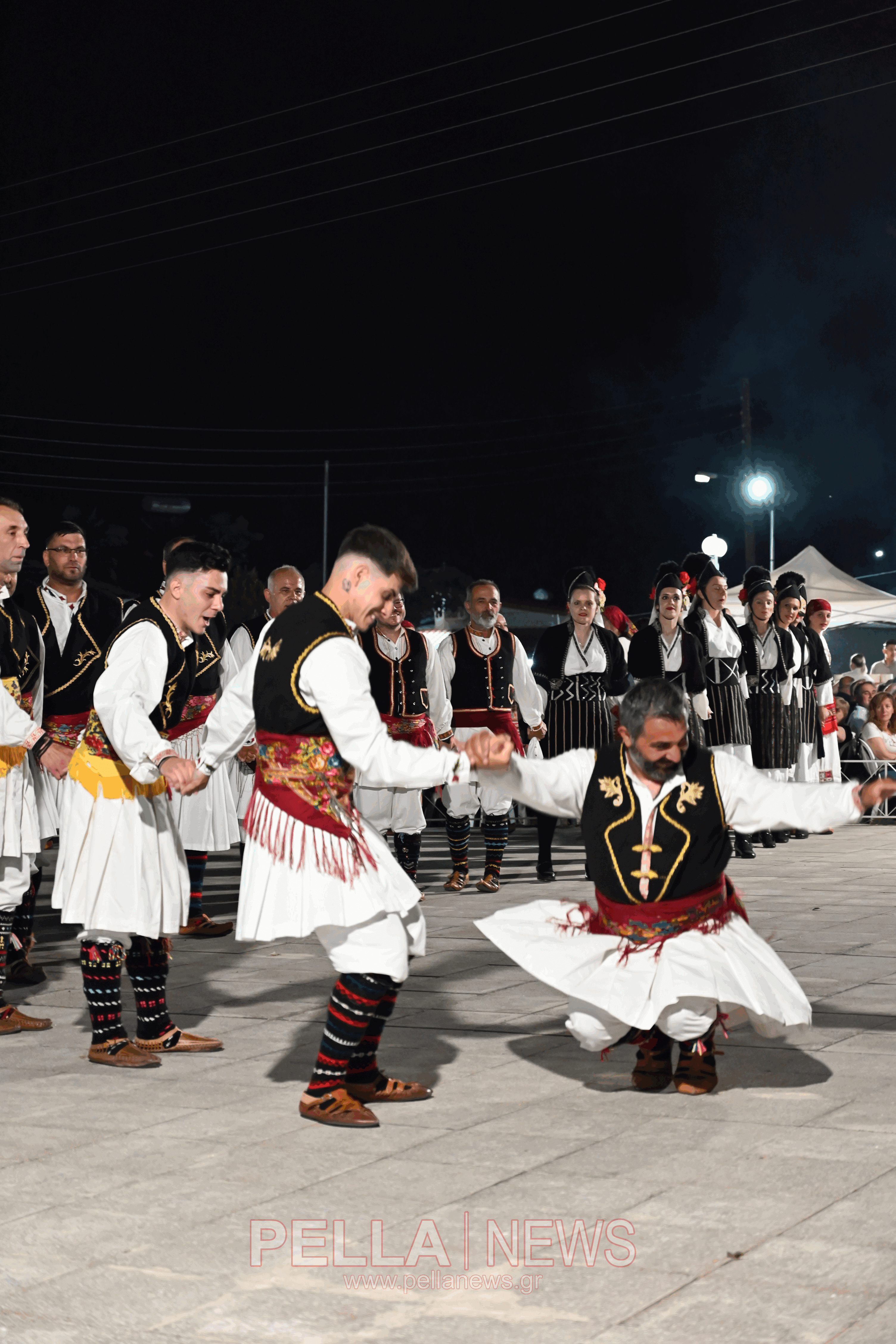Δυναμική έναρξη για το τριήμερο του Αγίου Πνεύματος στα Καλύβια Σκύδρας (φωτο & βιντεο)