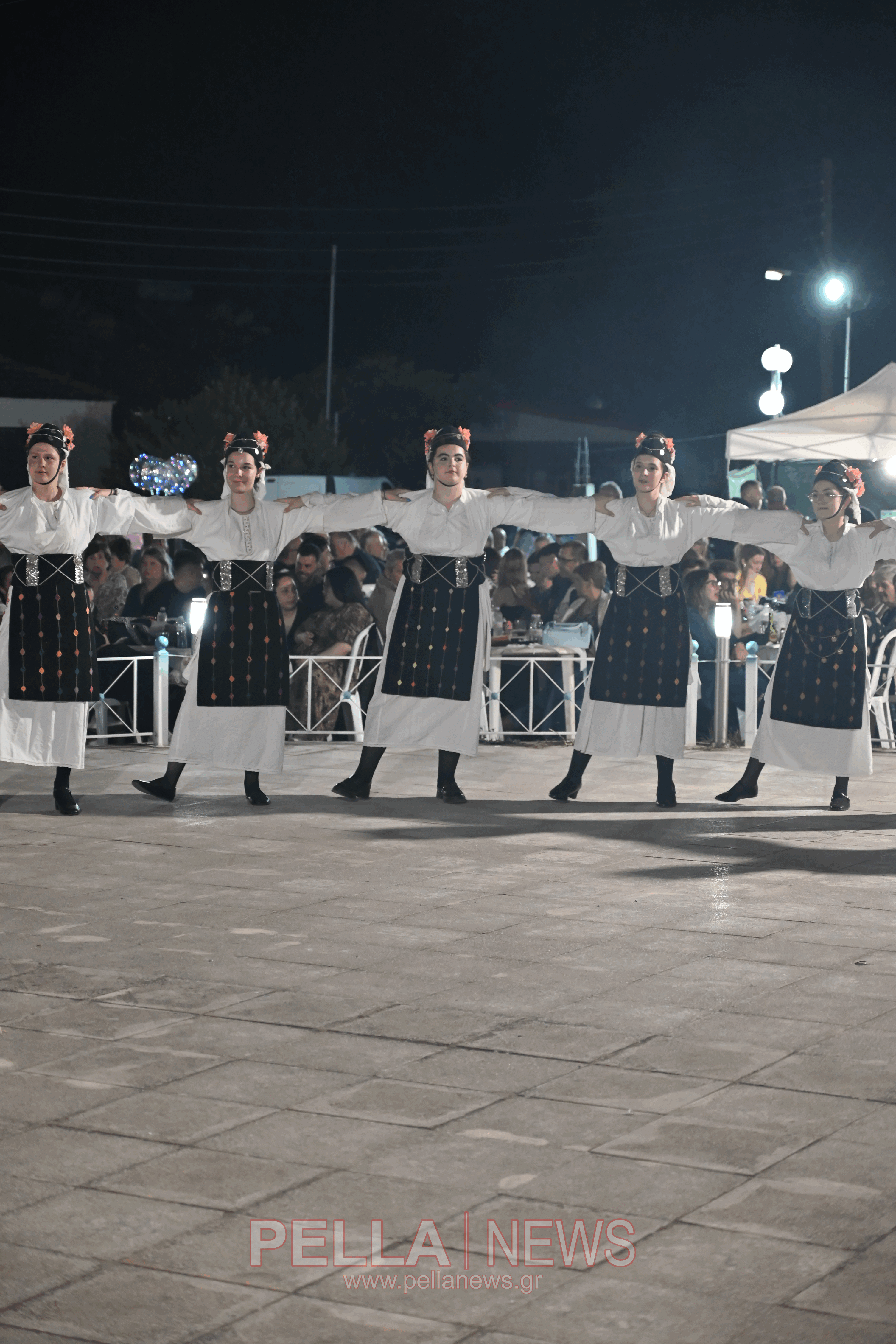 Δυναμική έναρξη για το τριήμερο του Αγίου Πνεύματος στα Καλύβια Σκύδρας (φωτο & βιντεο)