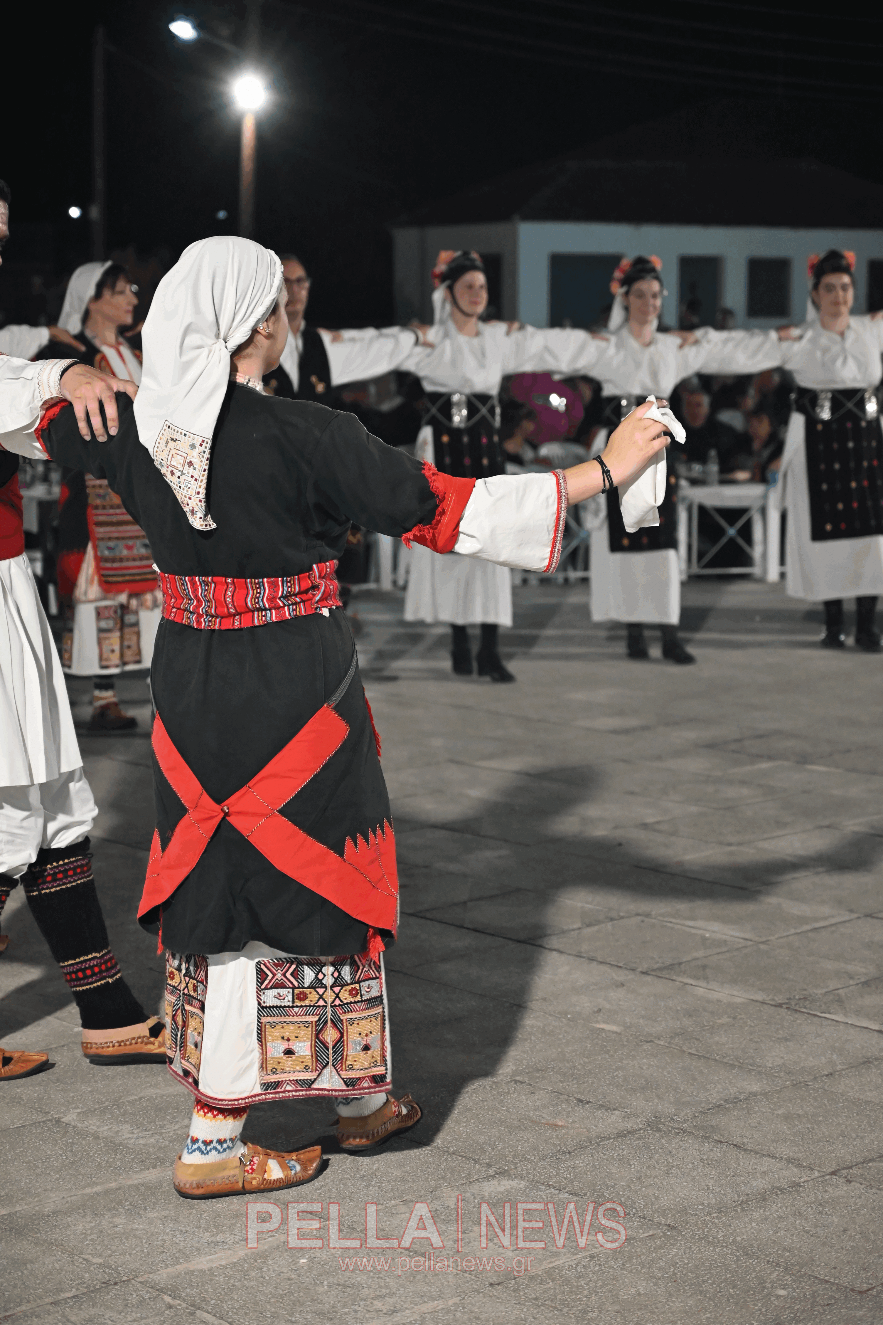 Δυναμική έναρξη για το τριήμερο του Αγίου Πνεύματος στα Καλύβια Σκύδρας (φωτο & βιντεο)