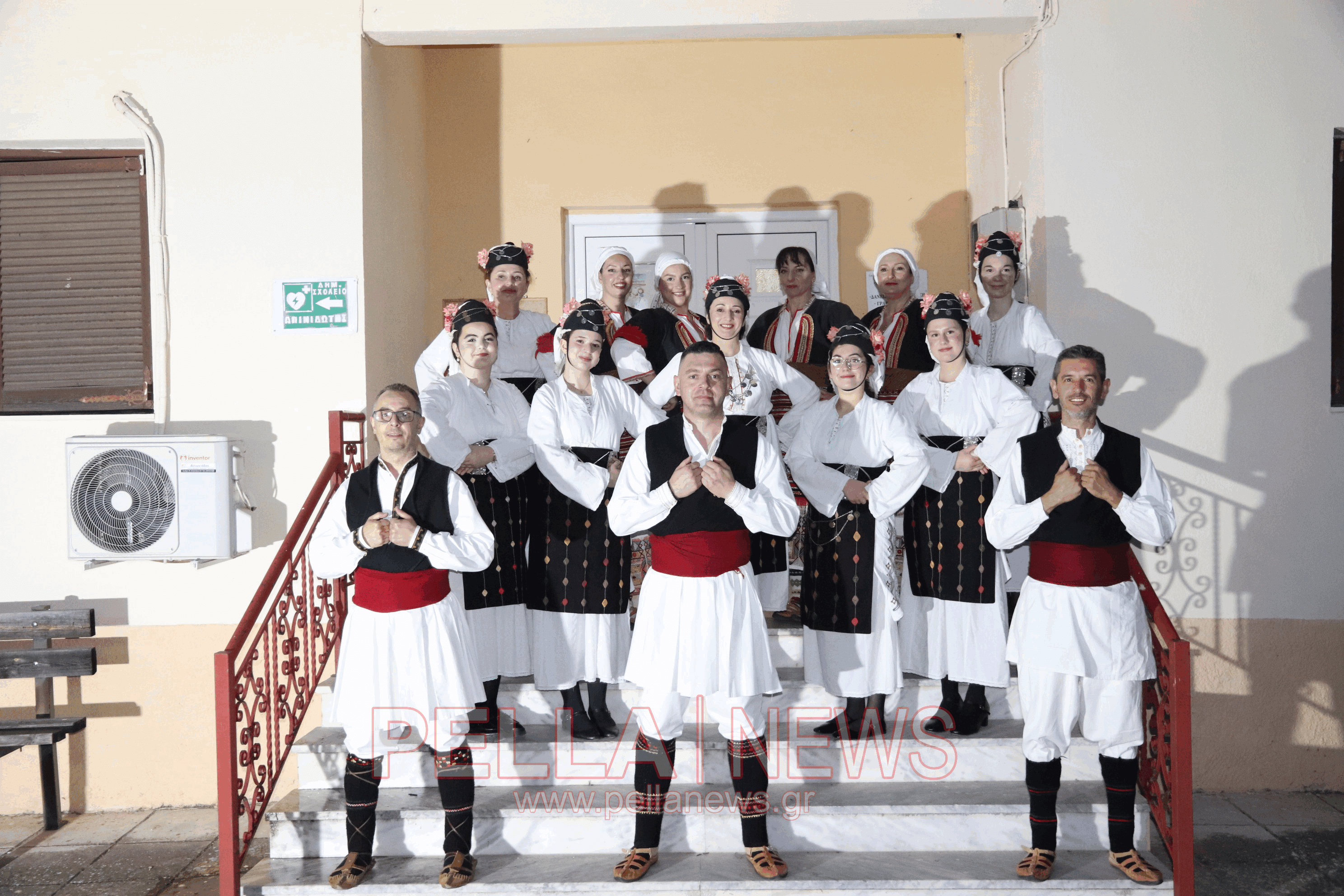 Δυναμική έναρξη για το τριήμερο του Αγίου Πνεύματος στα Καλύβια Σκύδρας (φωτο & βιντεο)