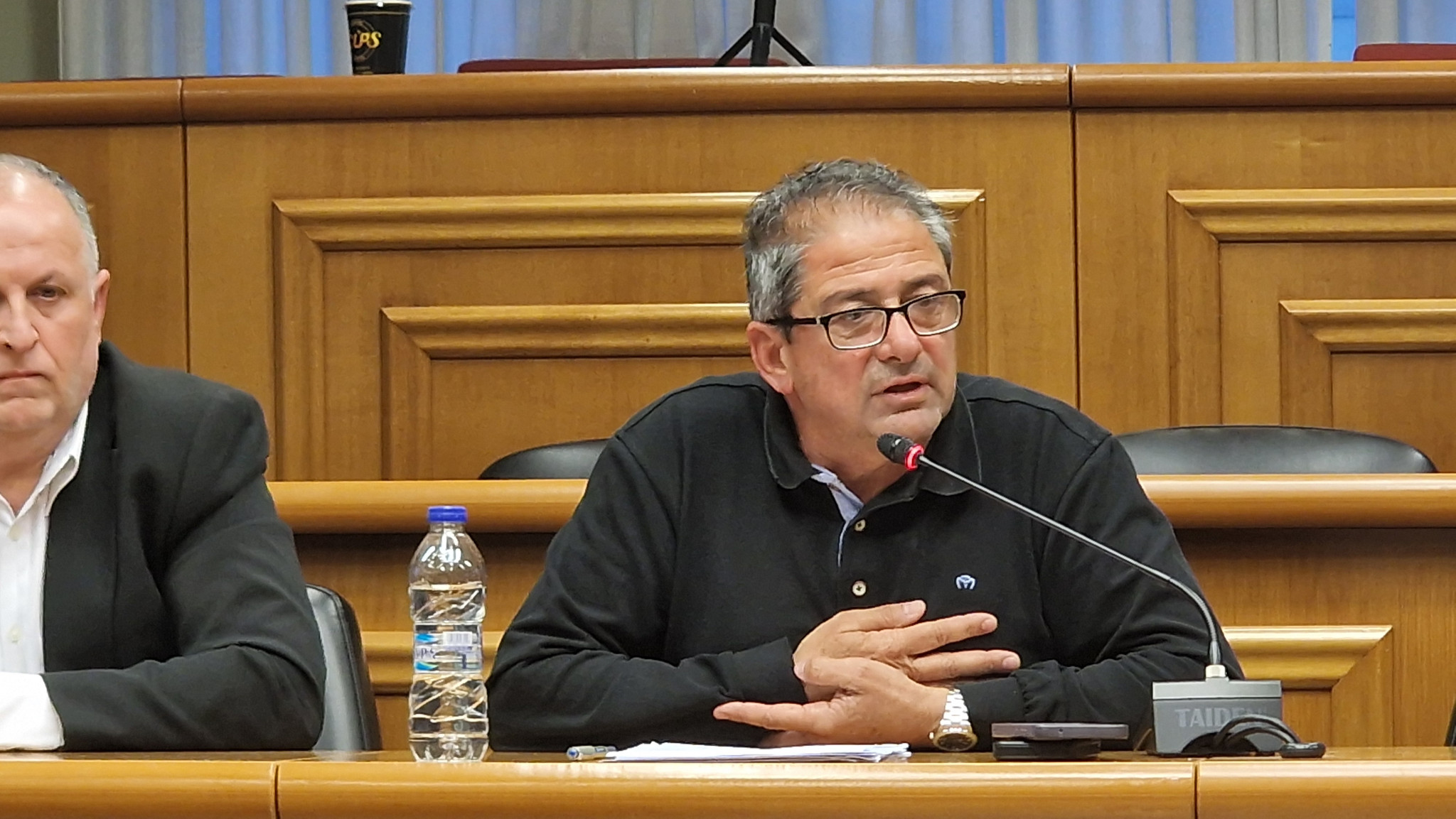 Με ένταση και πολιτικές αιχμές το Δημοτικό Συμβούλιο Αλμωπίας –