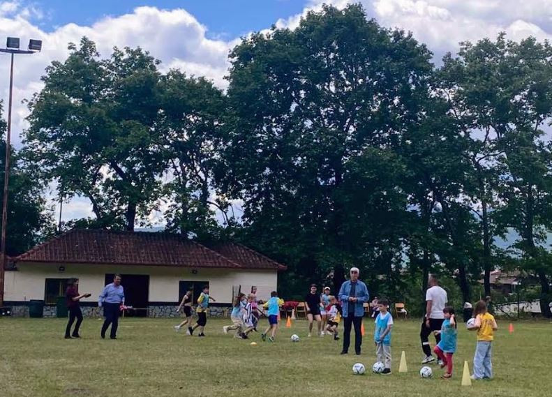 Δράση του FIFA Football for Schools στο Λουτράκι Αλμωπίας με προσκεκλημένο τον Αντώνη Μήνου