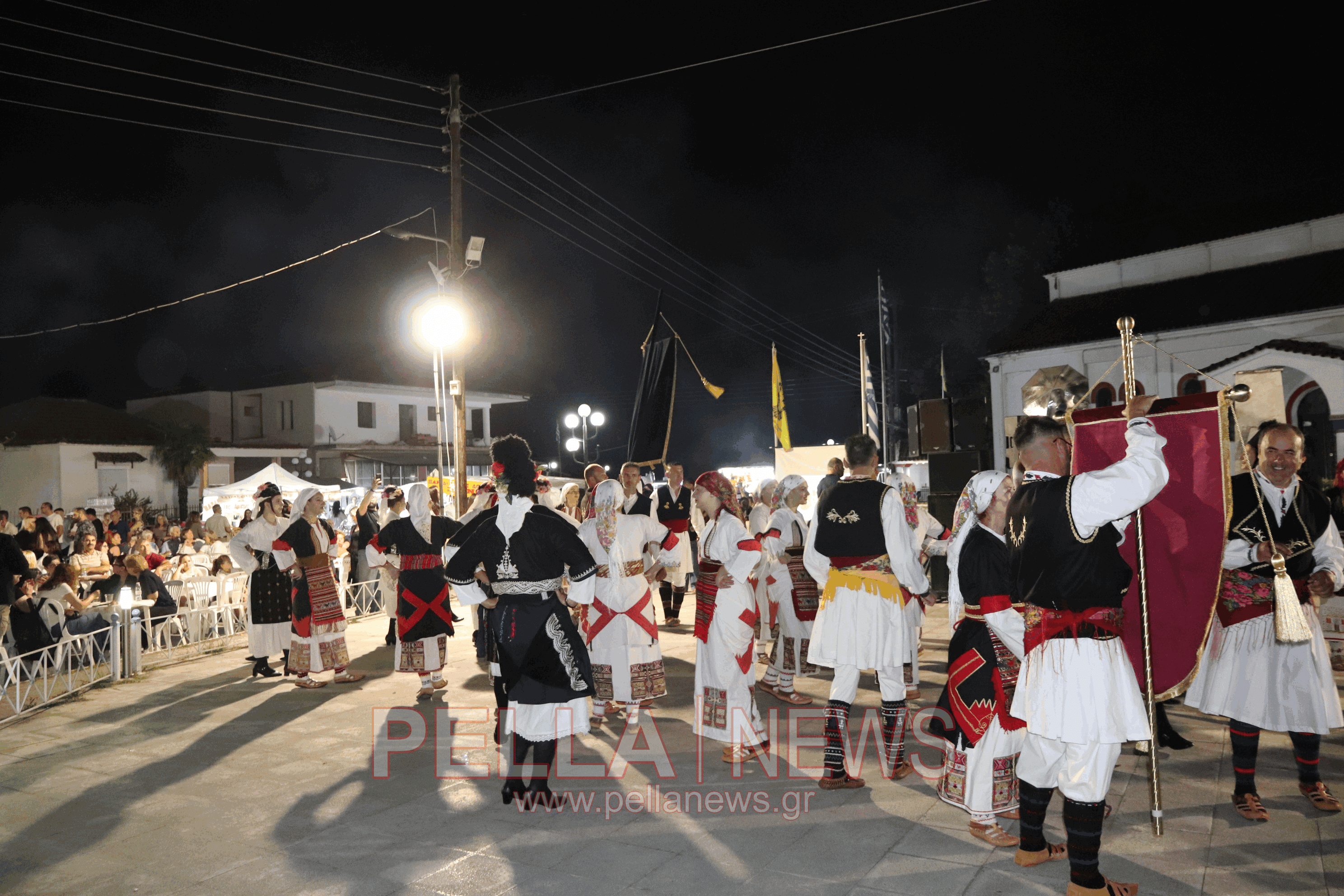 Δυναμική έναρξη για το τριήμερο του Αγίου Πνεύματος στα Καλύβια Σκύδρας (φωτο & βιντεο)