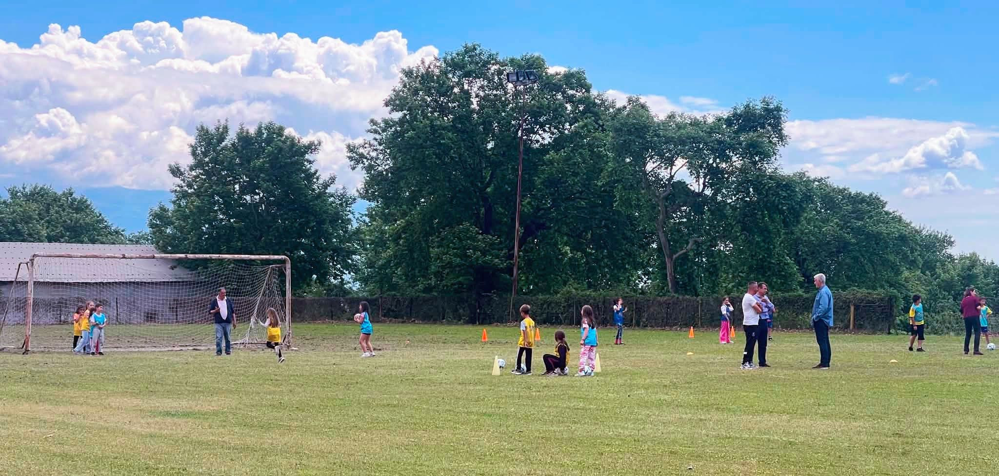 Δράση του FIFA Football for Schools στο Λουτράκι Αλμωπίας με προσκεκλημένο τον Αντώνη Μήνου