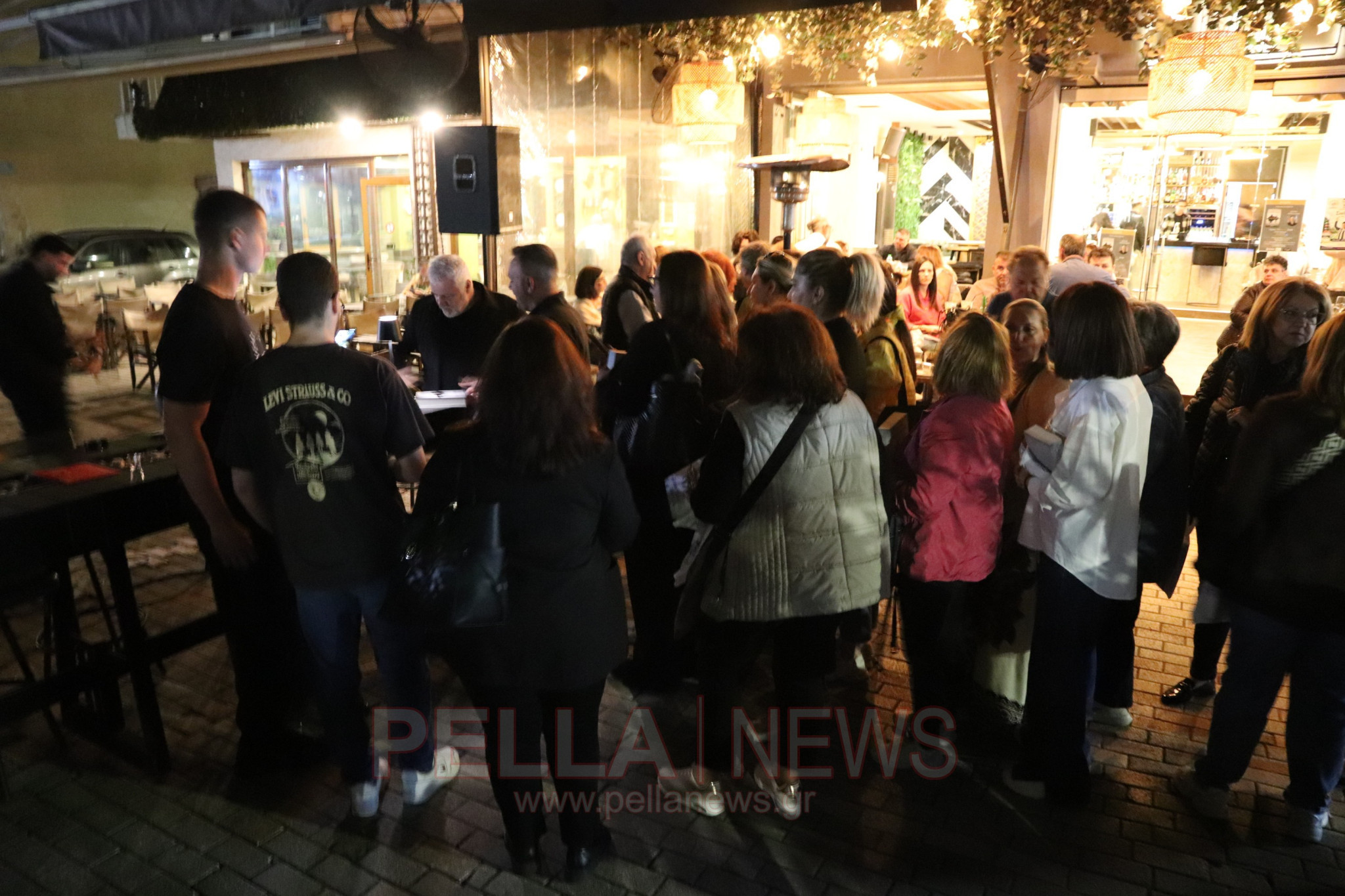 Το βιβλιοπωλείο «Ανδρεάδη» στη Σκύδρα φιλοξένησε την παρουσίαση του νέου βιβλίου «Καθαρμός» του Σπύρου Πετρουλάκη (Βιντεο)