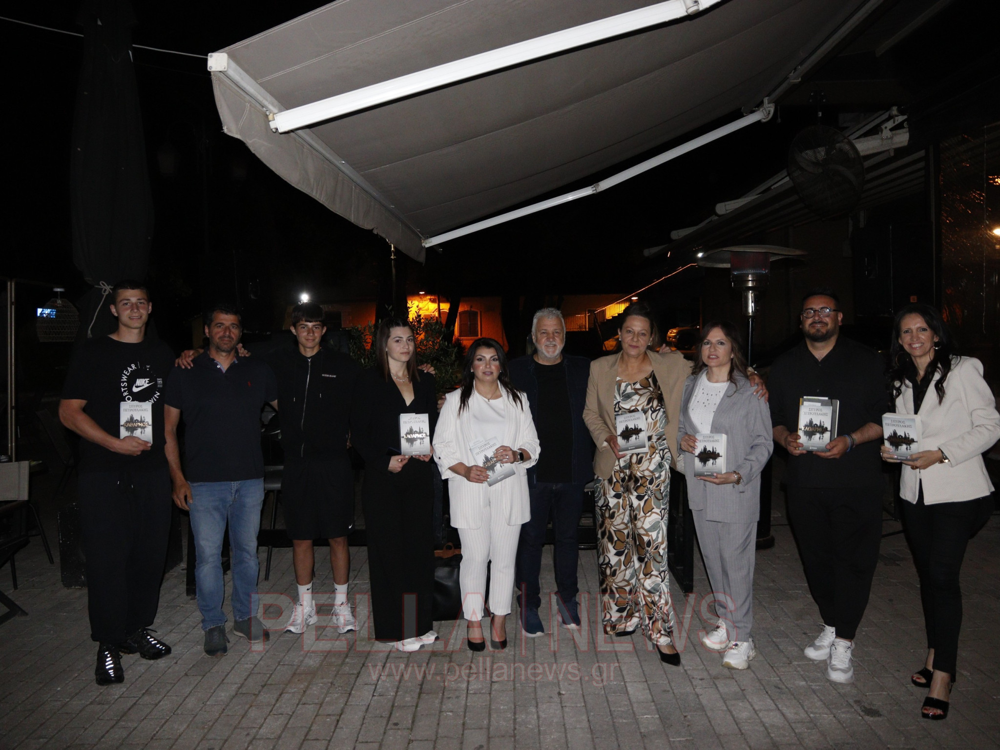 Το βιβλιοπωλείο «Ανδρεάδη» στη Σκύδρα φιλοξένησε την παρουσίαση του νέου βιβλίου «Καθαρμός» του Σπύρου Πετρουλάκη (Βιντεο)