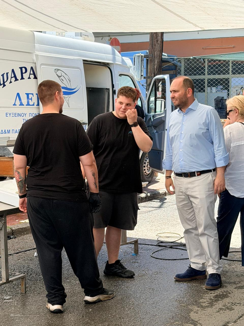 Στη Λαϊκή αγορά Σκύδρας ο Λάκης Βασιλειάδης