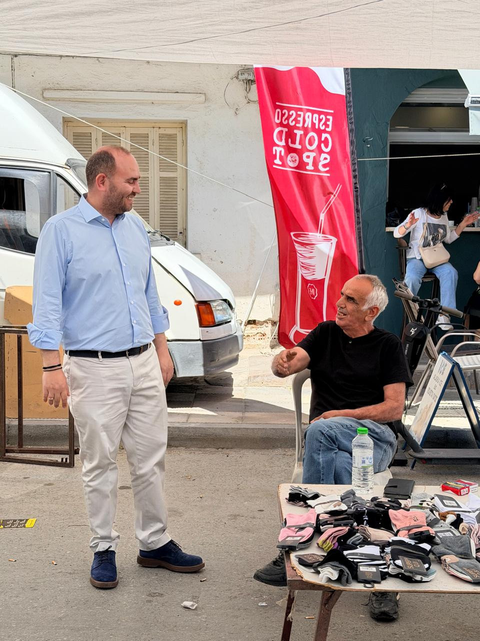 Στη Λαϊκή αγορά Σκύδρας ο Λάκης Βασιλειάδης