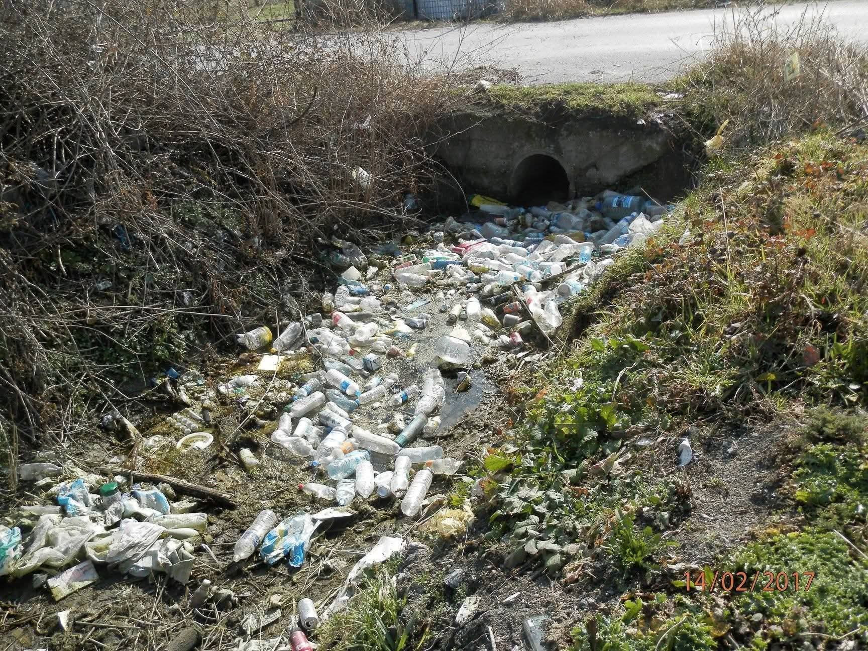 Σκουπίδια, εγκατάλειψη και παράπονα πολιτών στον Δήμο Σκύδρας – Εικόνες που προκαλούν έντονο προβληματισμό