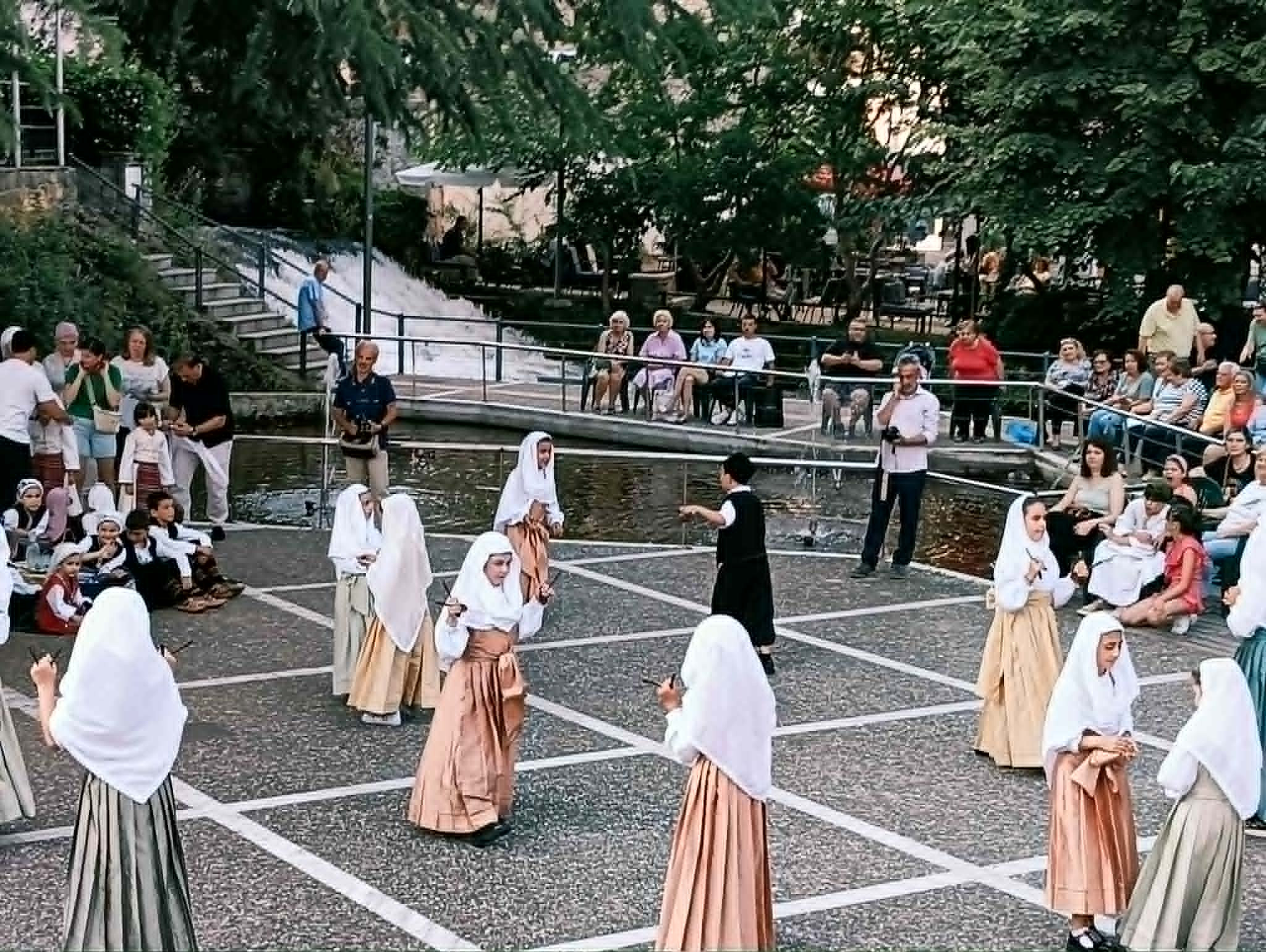 Με  επιτυχία πραγματοποιήθηκε το 2ο Χορευτικό Αντάμωμα Παιδικών & Εφηβικών Ομάδων στην Έδεσσα