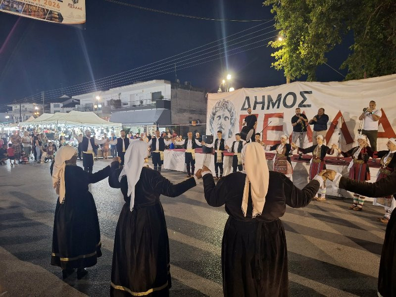 Με λαμπρότητα τα εγκαίνια της 5ης Εμποροπανήγυρης Κρύας Βρύσης