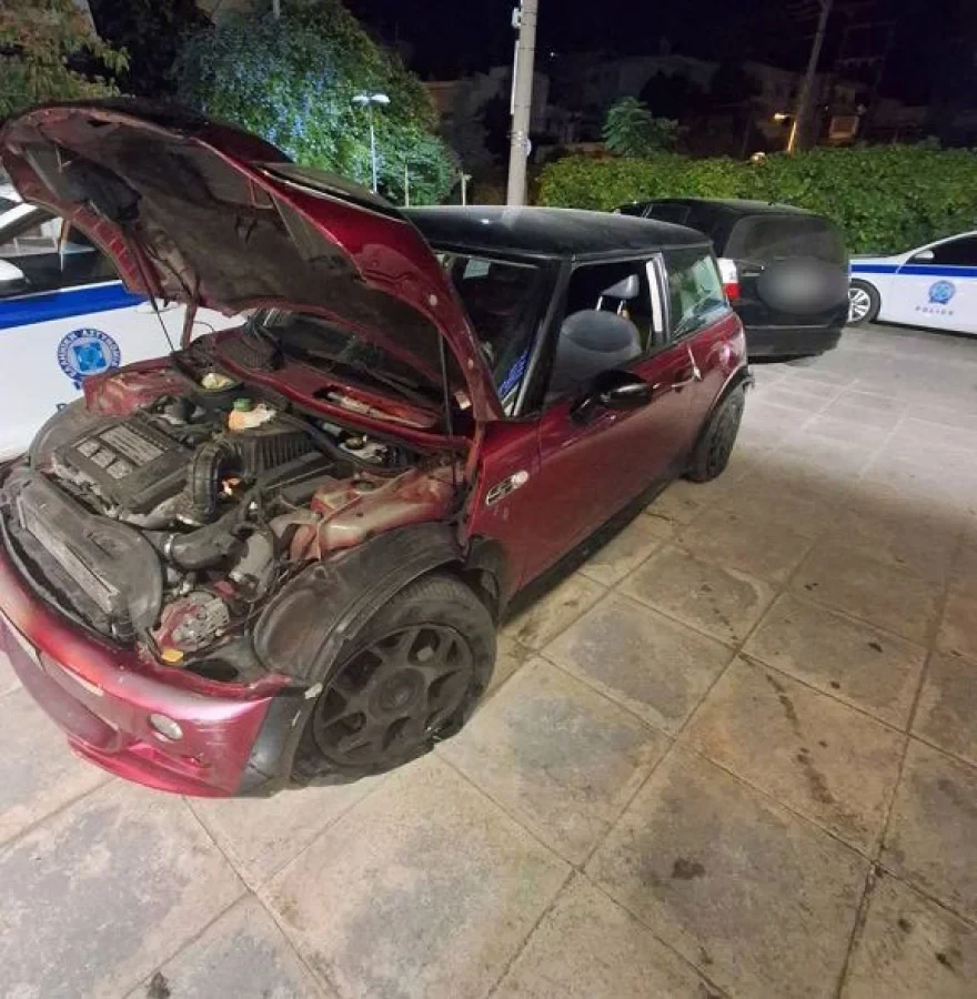 Καταδίωξη στην Αγία Παρασκευή με Mini Cooper που κουβαλούσε πάνω από 61 κιλά κάνναβης