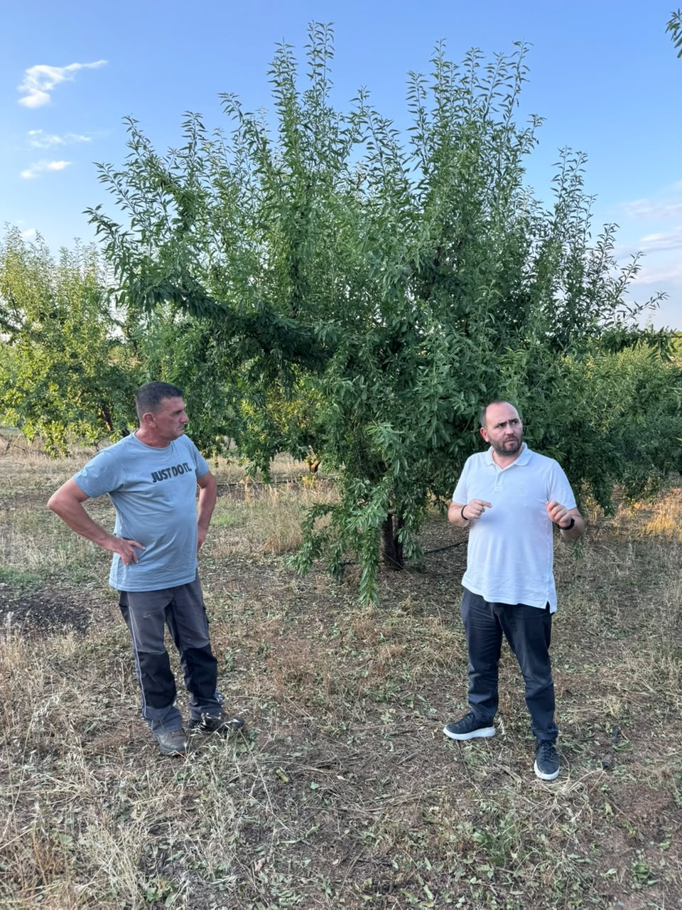 Επίσκεψη Λάκη Βασιλειάδη σε περιοχές που επλήγησαν από το χαλάζι στη Λεπτοκαρυά Γιαννιτσών και την Βεγορίτιδα