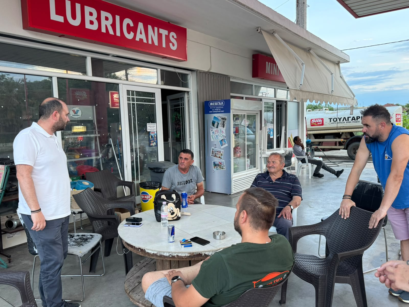 Επίσκεψη Λάκη Βασιλειάδη σε περιοχές που επλήγησαν από το χαλάζι στη Λεπτοκαρυά Γιαννιτσών και την Βεγορίτιδα