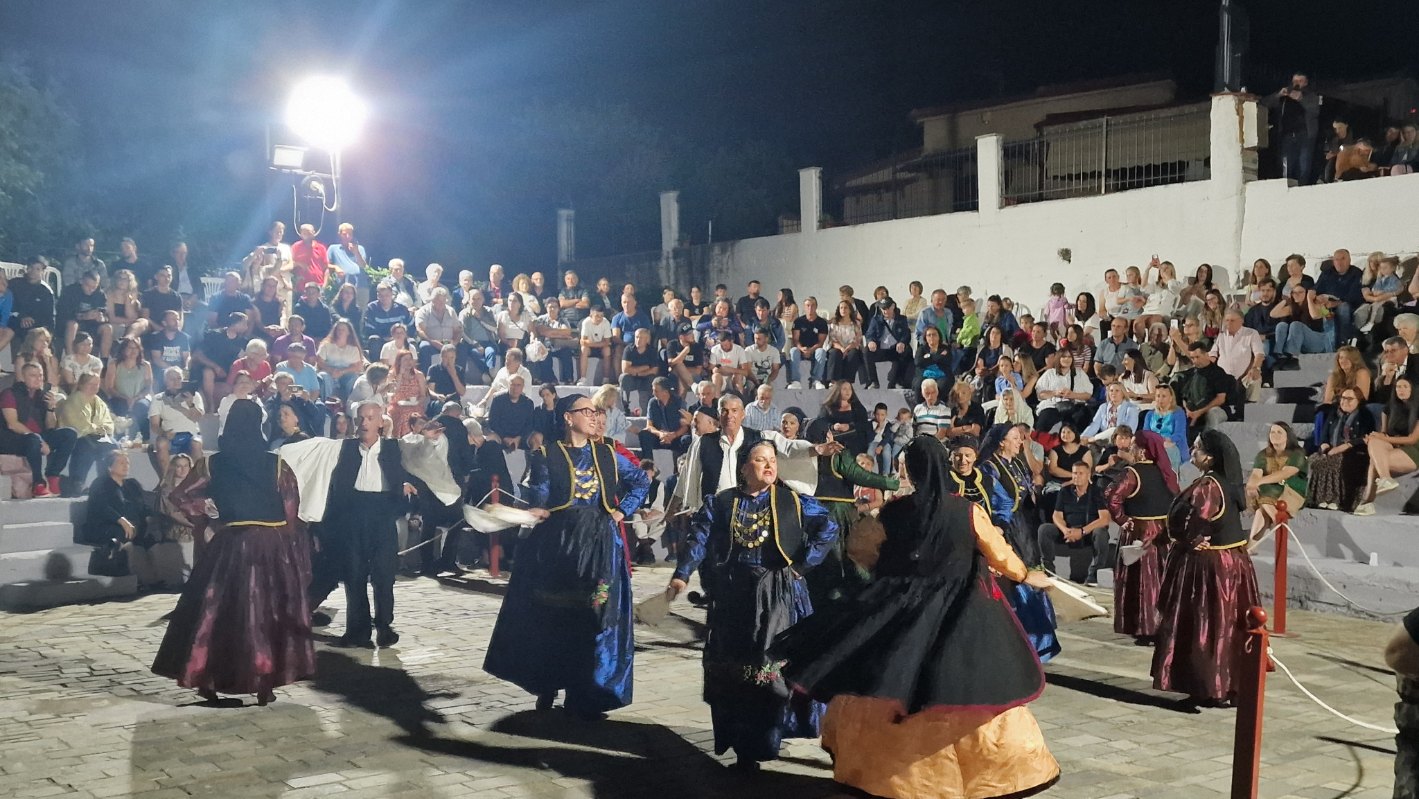 Με επιτυχία άνοιξε η αυλαία της 25ης Γιορτής Κερασιών στον Αρχάγγελο Αλμωπίας
