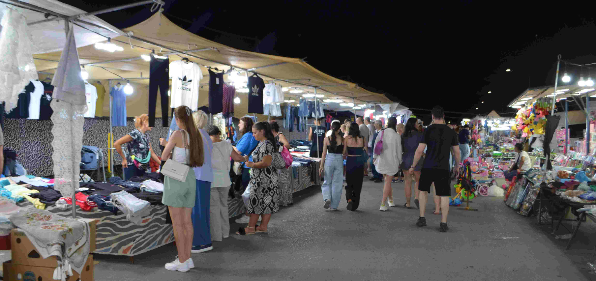 Συνεχίζεται μ' επιτυχία η 10η  Εμποροπανήγυρη Σκύδρας – Μουσική βραδιά με τη Στέλλα Κονιτοπούλου