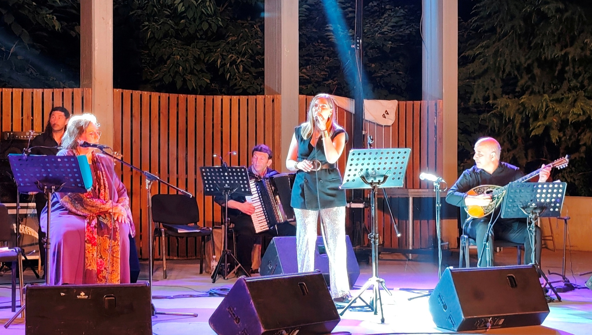 Με μεγάλη επιτυχία πραγματοποιήθηκε η συναυλία της Μαρίας Φαραντούρη στη Νάουσα