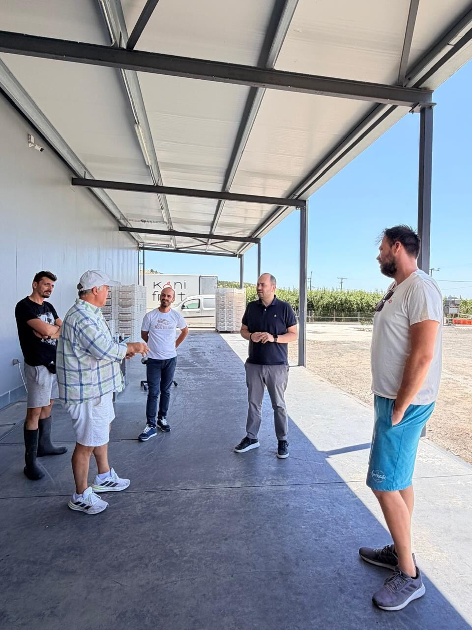 Επίσκεψη Λάκη Βασιλειάδη σε συνεταιρισμούς, ομάδες παραγωγών, διαλογητήρια, κέντρα παραλαβών και επιχειρήσεις που διακινούν προϊόντα στην περιοχή της Έδεσσας