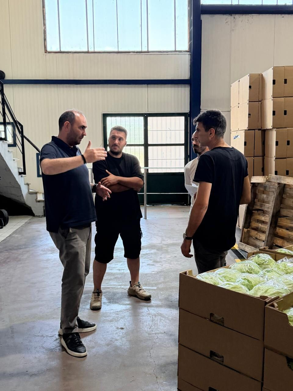 Επίσκεψη Λάκη Βασιλειάδη σε συνεταιρισμούς, ομάδες παραγωγών, διαλογητήρια, κέντρα παραλαβών και επιχειρήσεις που διακινούν προϊόντα στην περιοχή της Έδεσσας