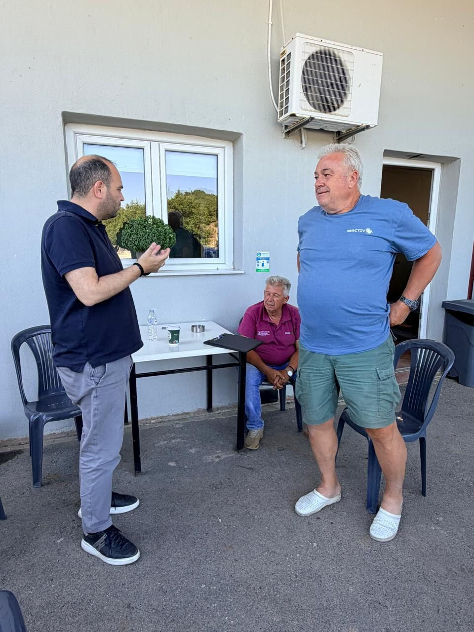 Επίσκεψη Λάκη Βασιλειάδη σε συνεταιρισμούς, ομάδες παραγωγών, διαλογητήρια, κέντρα παραλαβών και επιχειρήσεις που διακινούν προϊόντα στην περιοχή της Έδεσσας