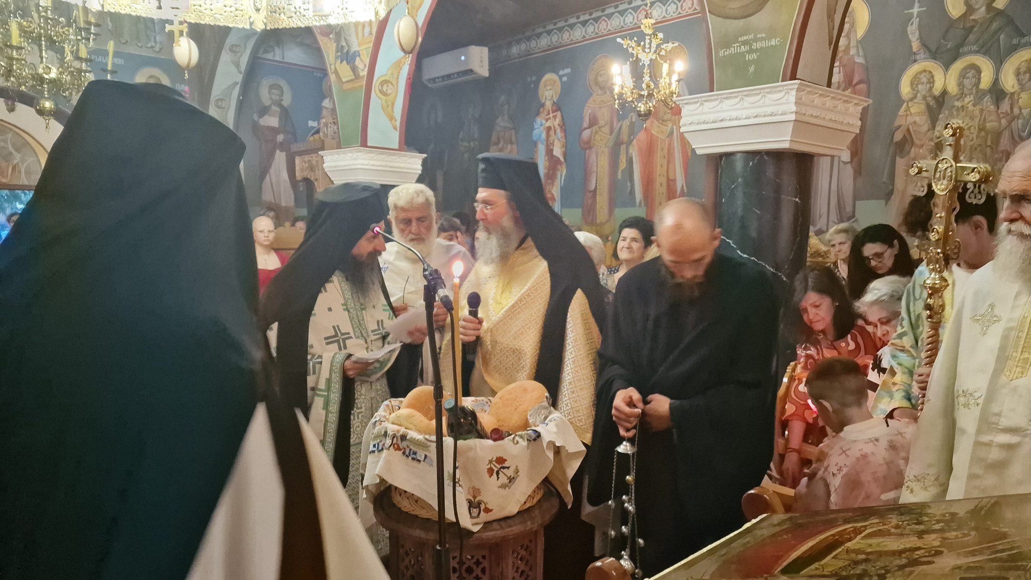 Το Νεοχώρι Αλμωπίας στο επίκεντρο του εορτασμού της Παναγίας – Κατάμεστος ο Ιερός Ναός Κοιμήσεως της Θεοτόκου