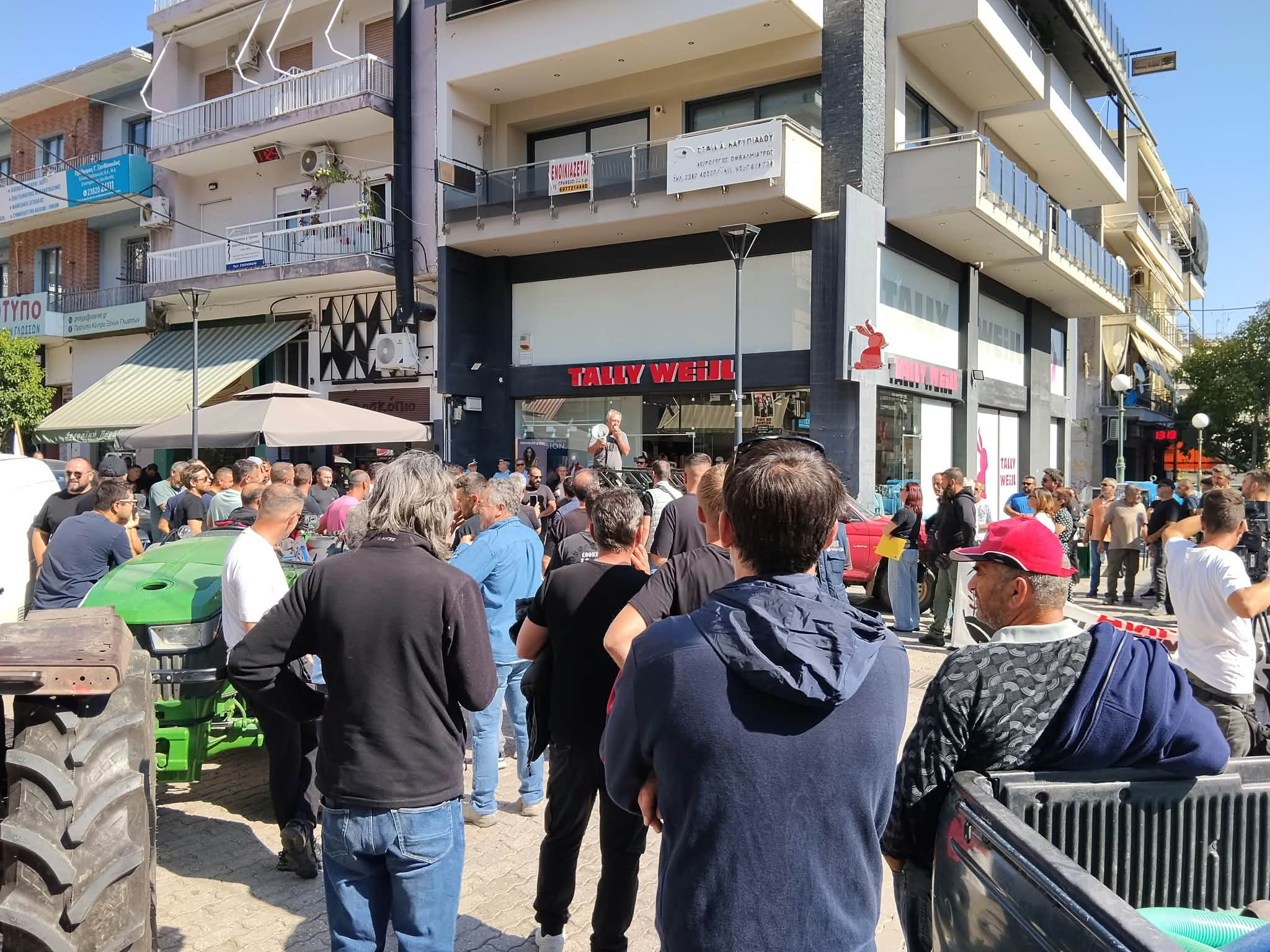 Με σύνθημα το "Αγρότη πολέμα" στον Πεζόδρομο των Γιαννιτσών οι αγρότες της Αλμωπίας