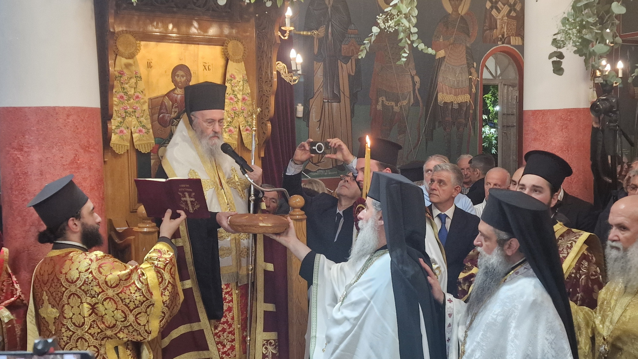 Ιστορική ημέρα με την  ανακομιδή και υποδοχή των Ιερών Λειψάνων της Αγίας Χρυσής