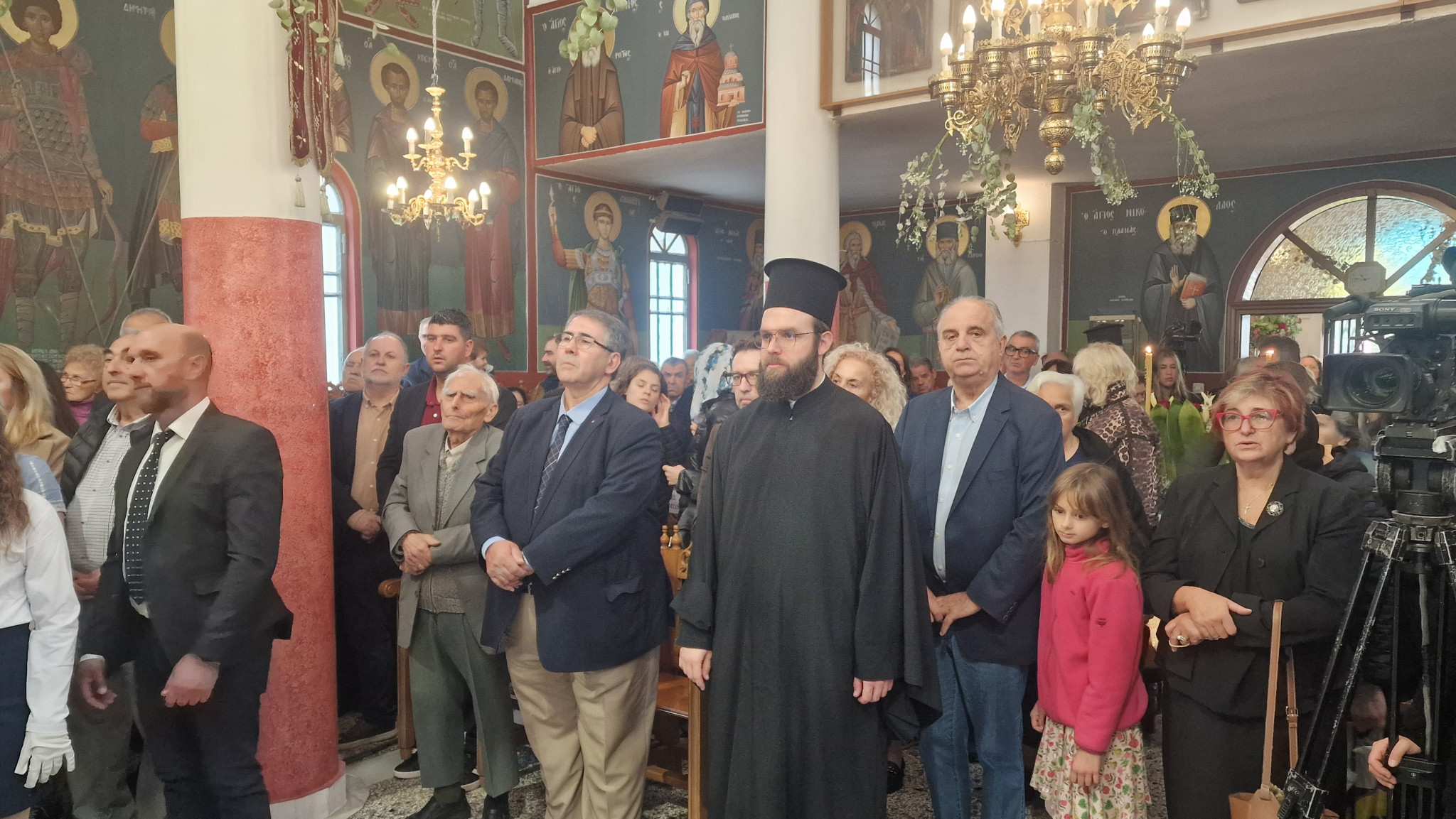 Λαοθάλασσα στη Χρυσή Αλμωπίας ανήμερα της Αγίας Χρυσής – Με λαμπρότητα η Πολυαρχιερατική Θεία Λειτουργία
