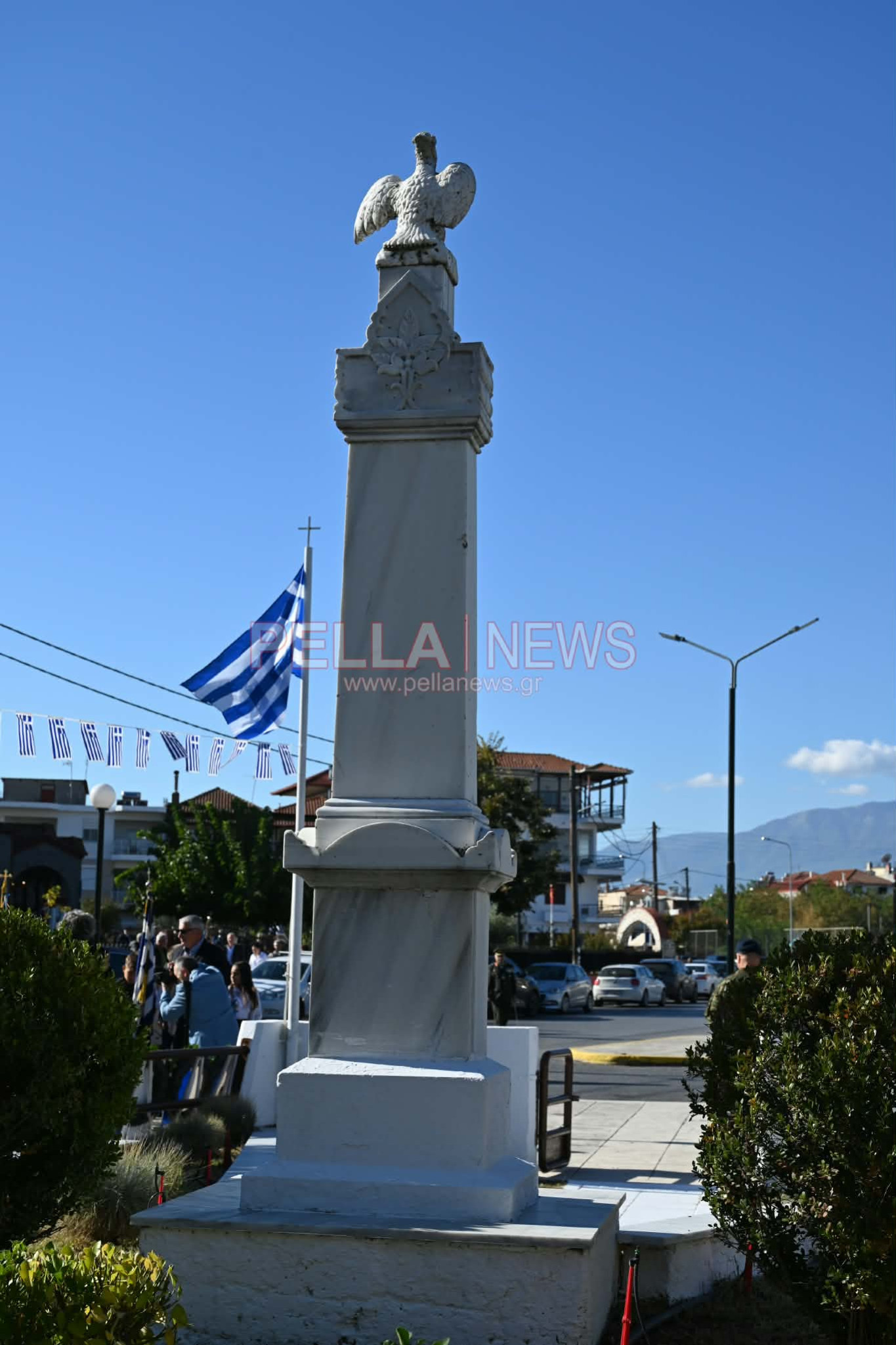 Σκύδρα: Επιμνημόσυνη δέηση και κατάθεση στεφάνων για την επέτειο της απελευθέρωσης (φωτογραφίες)
