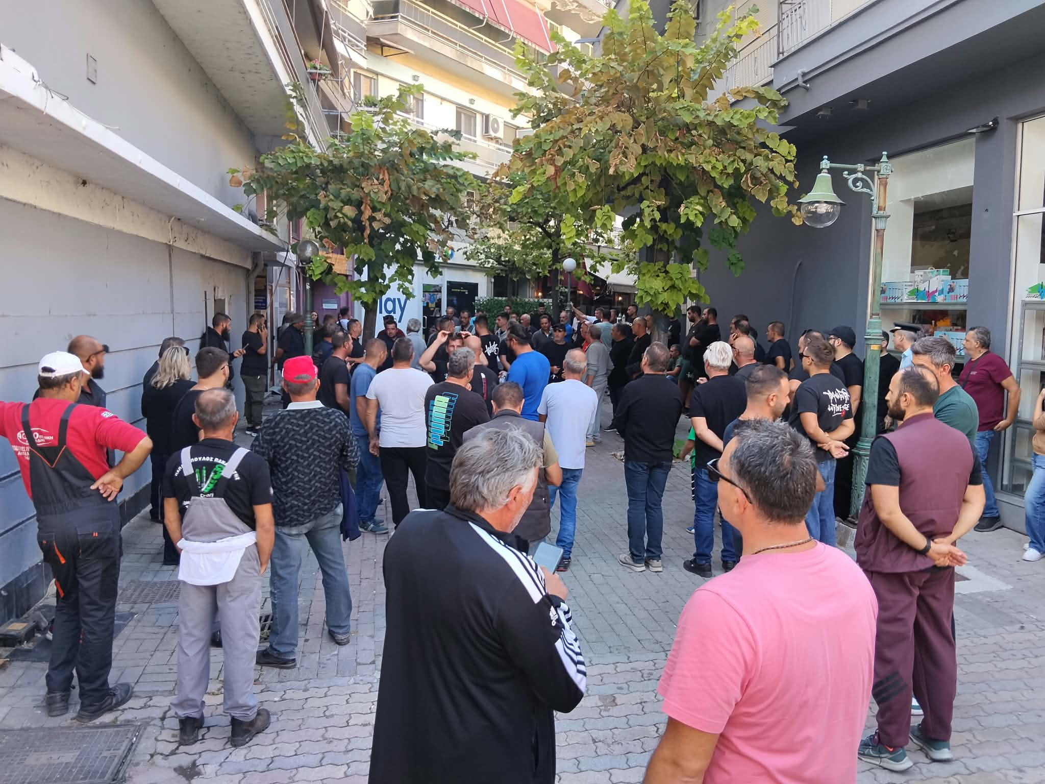 Με σύνθημα το "Αγρότη πολέμα" στον Πεζόδρομο των Γιαννιτσών οι αγρότες της Αλμωπίας