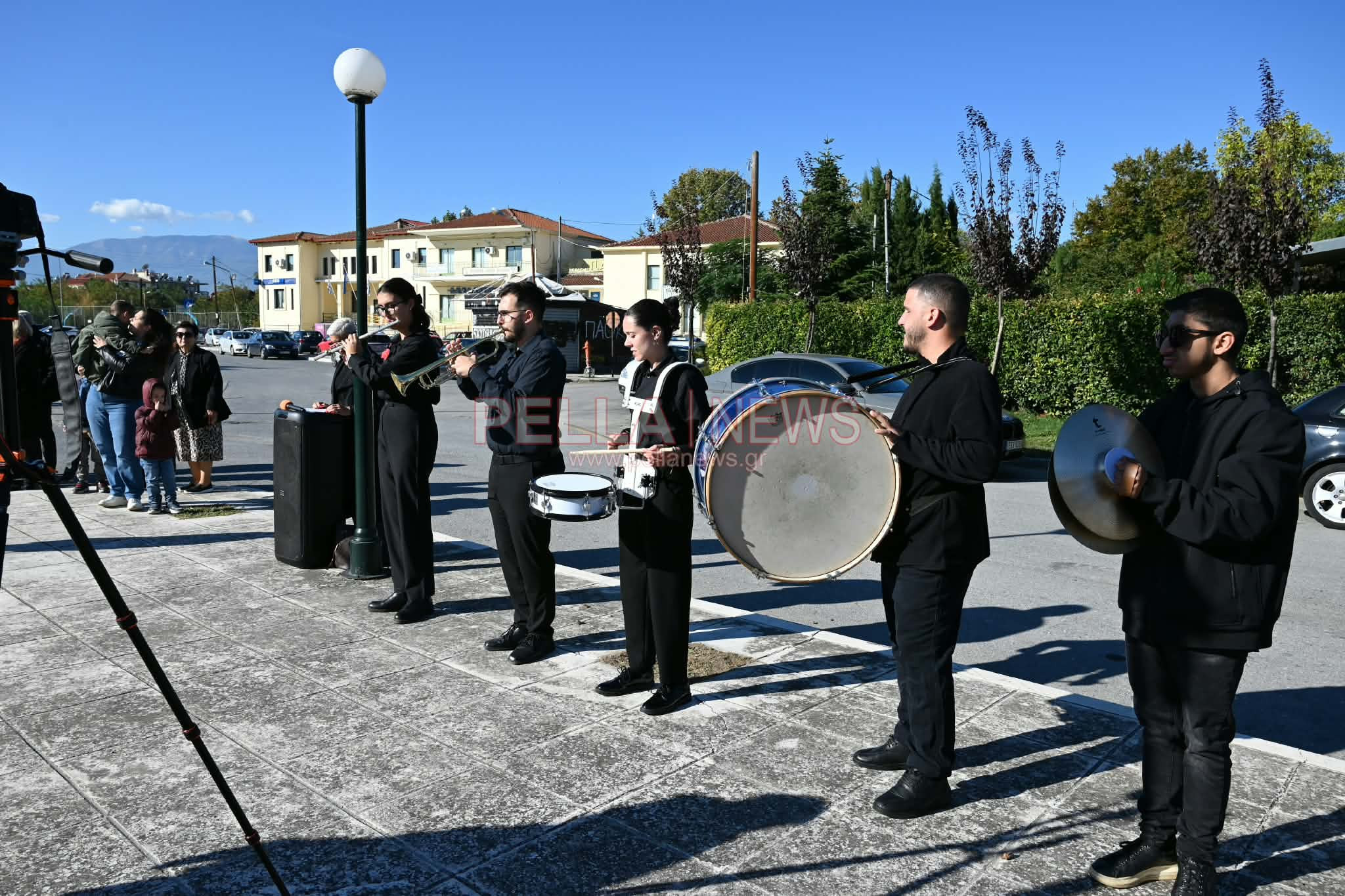 Σκύδρα: Επιμνημόσυνη δέηση και κατάθεση στεφάνων για την επέτειο της απελευθέρωσης (φωτογραφίες)