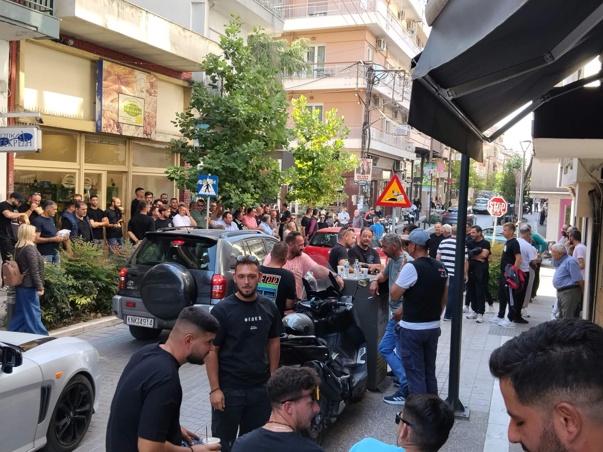 Με σύνθημα το "Αγρότη πολέμα" στον Πεζόδρομο των Γιαννιτσών οι αγρότες της Αλμωπίας