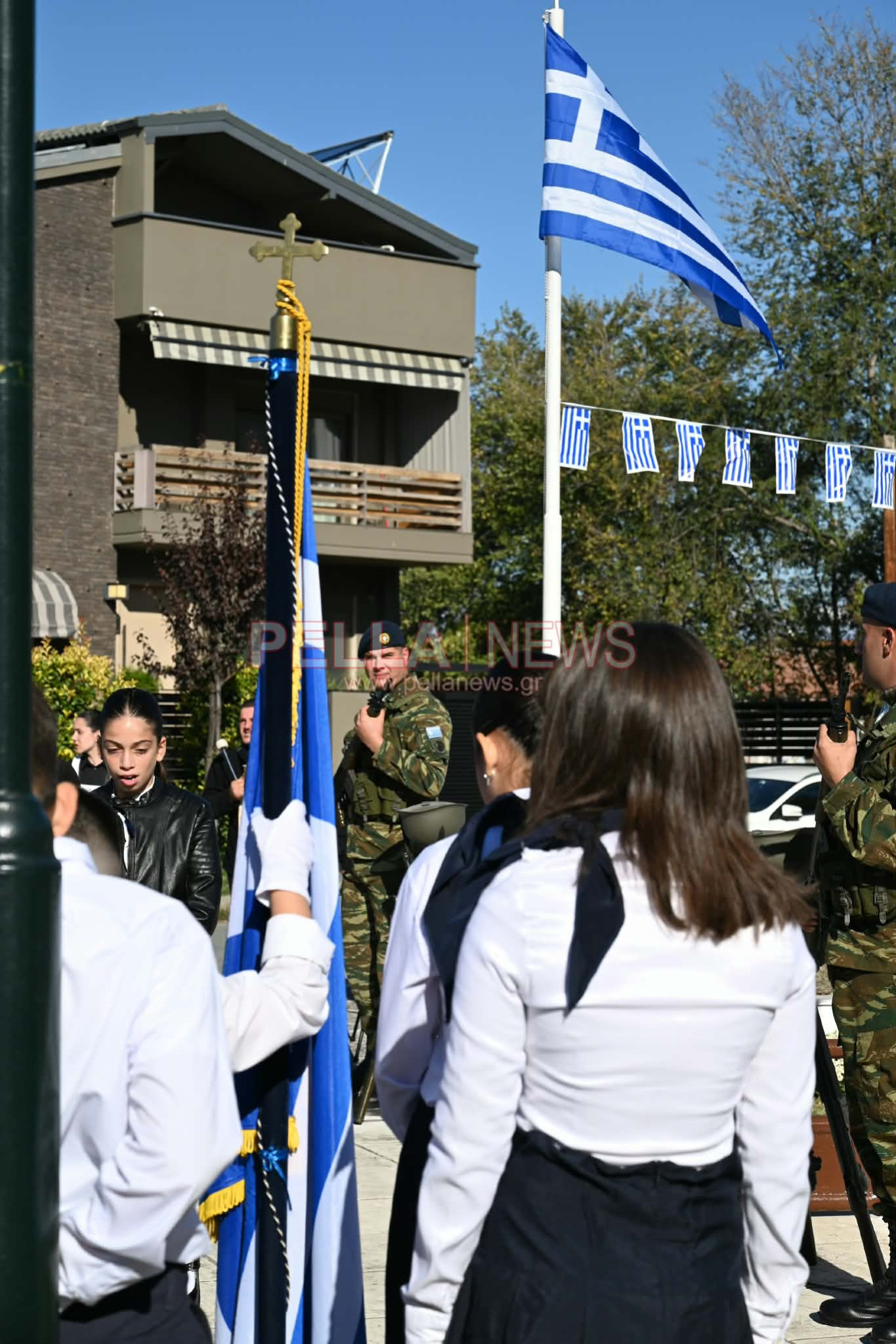 Σκύδρα: Επιμνημόσυνη δέηση και κατάθεση στεφάνων για την επέτειο της απελευθέρωσης (φωτογραφίες)