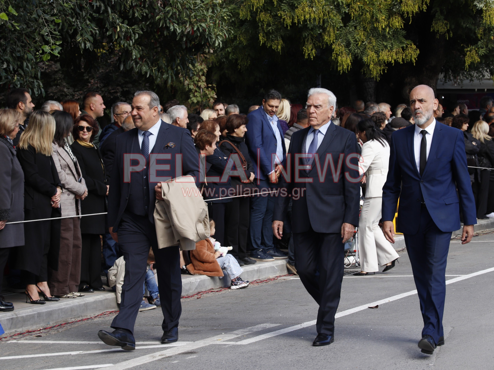 Με παραδοσιακές φορεσιές και στρατιωτική παρουσία η παρέλαση για την απελευθέρωση της Έδεσσας