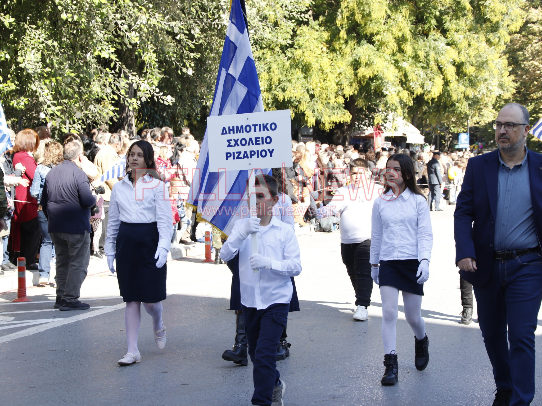 Με κάθε επισημότητα γιορτάστηκε η απελευθέρωση της Έδεσσας. Φωτογραφίες από τα σχολεία