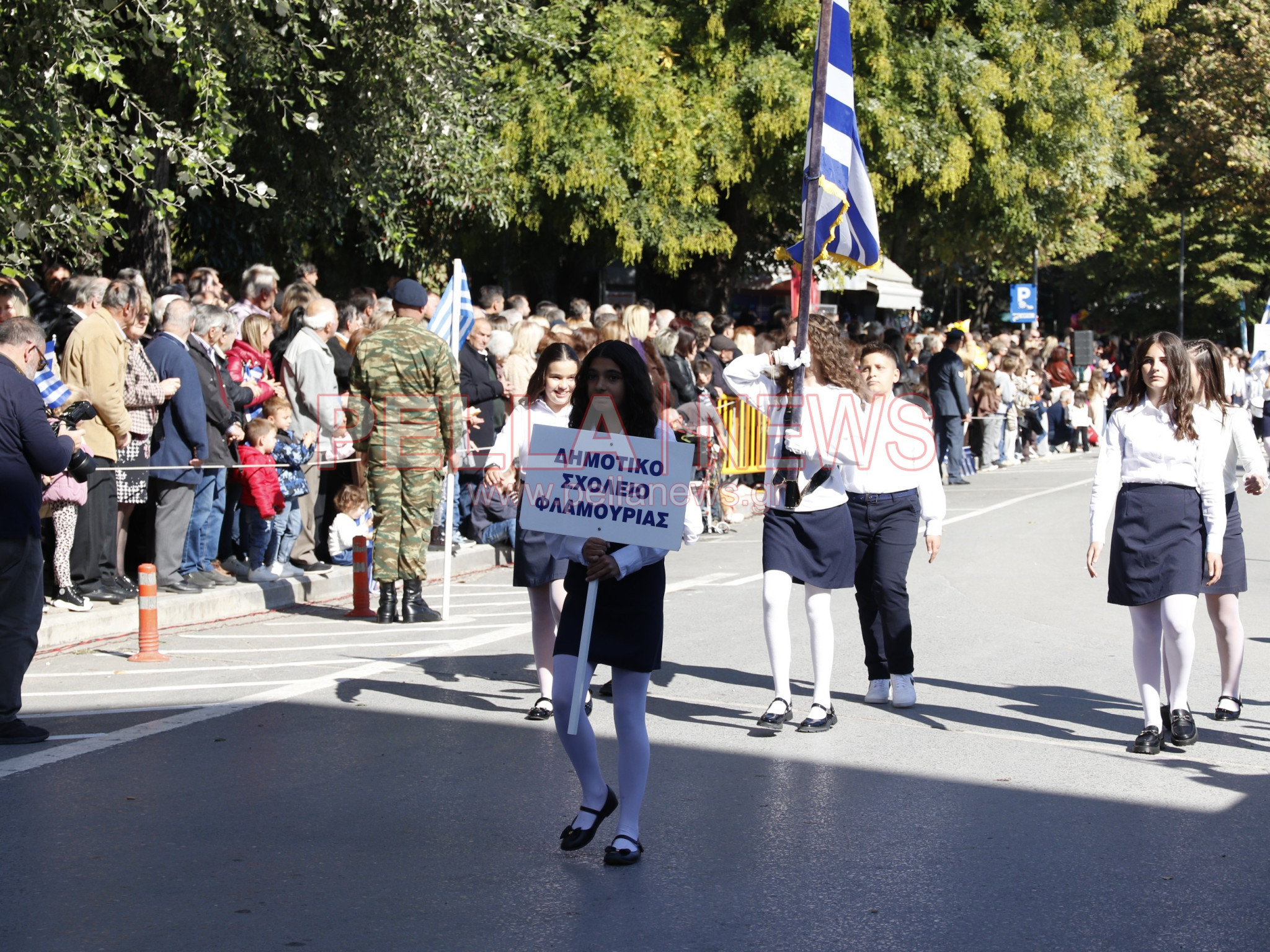 Με κάθε επισημότητα γιορτάστηκε η απελευθέρωση της Έδεσσας. Φωτογραφίες από τα σχολεία