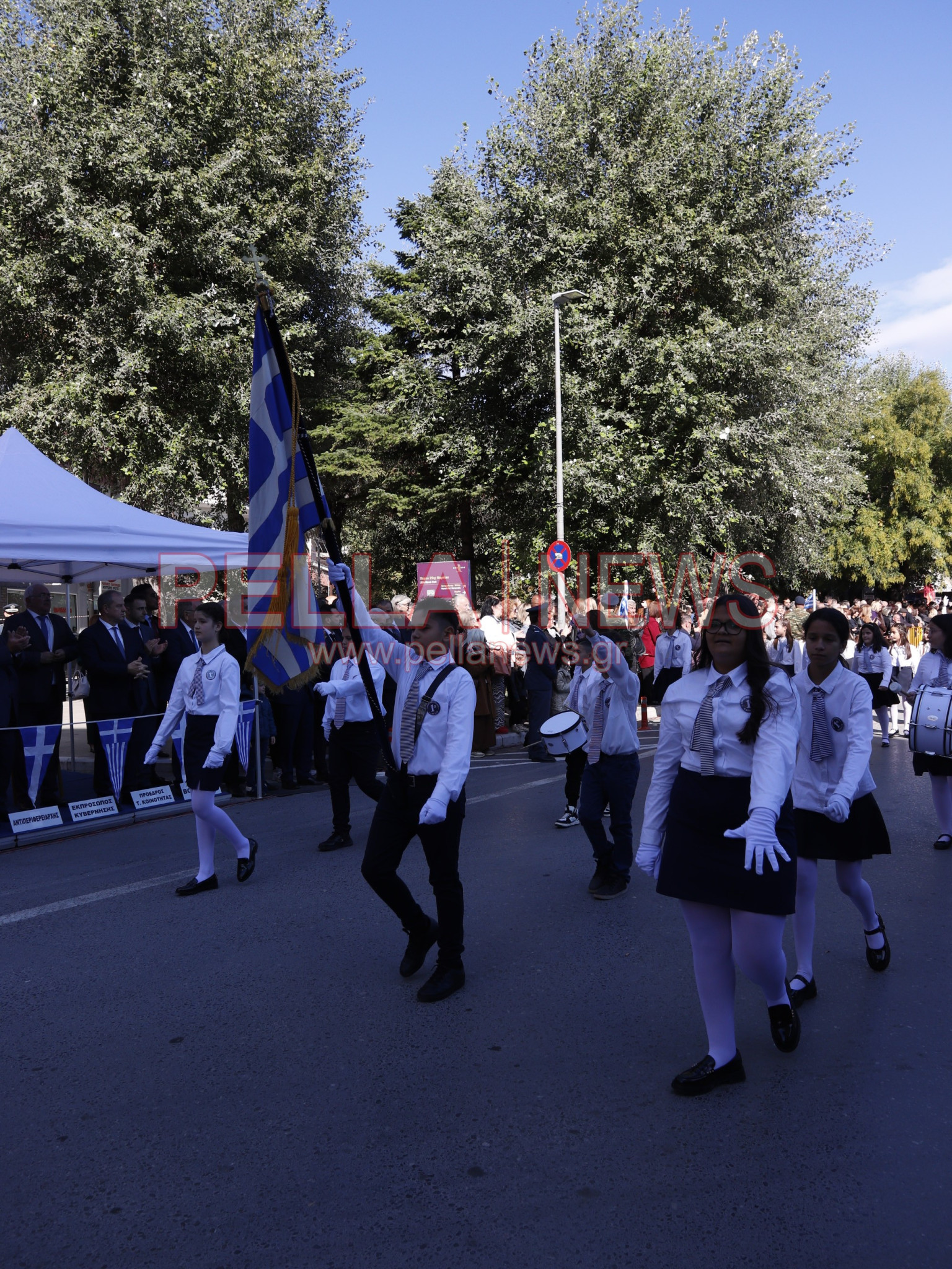 Με κάθε επισημότητα γιορτάστηκε η απελευθέρωση της Έδεσσας. Φωτογραφίες από τα σχολεία