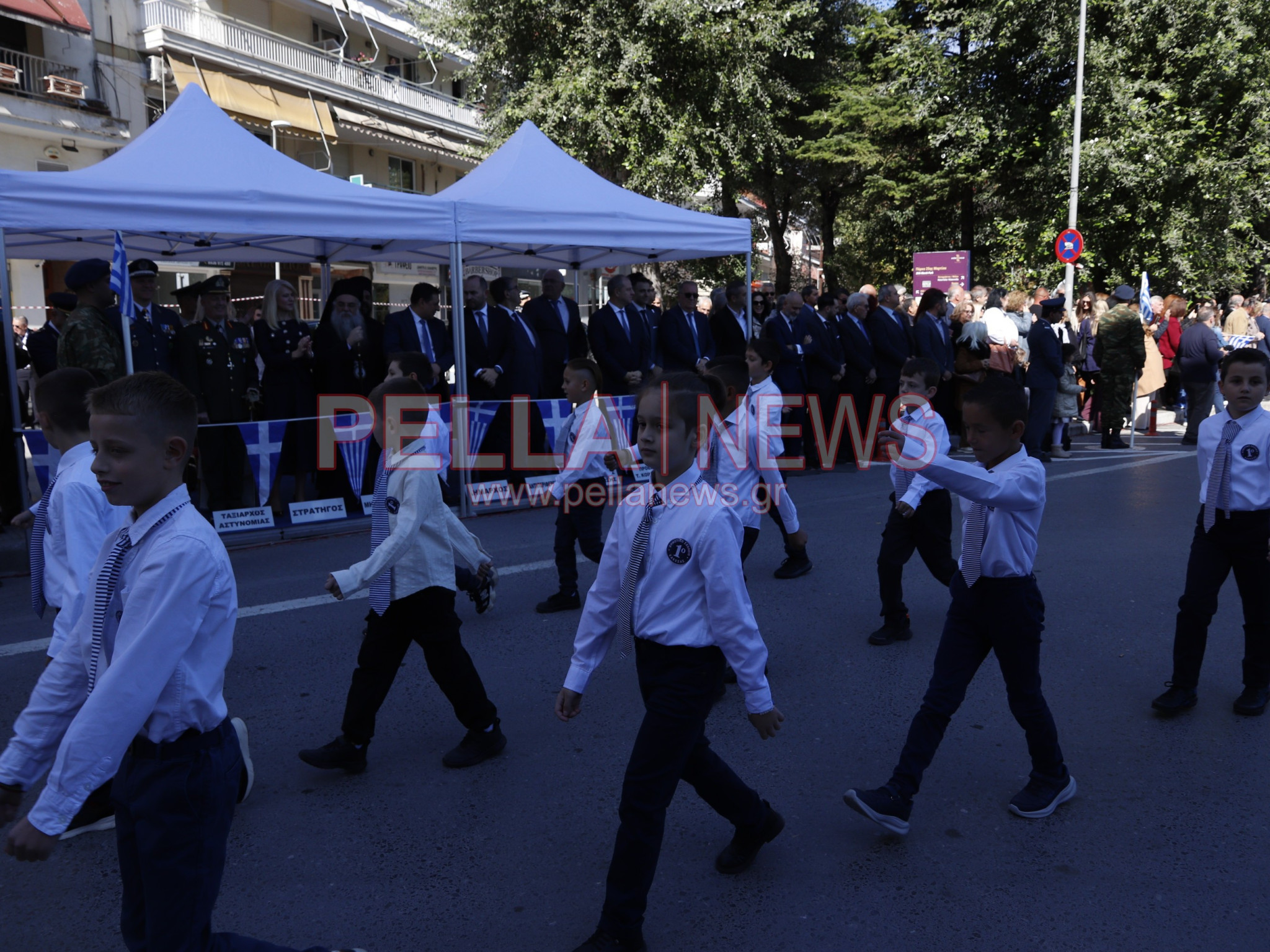 Με κάθε επισημότητα γιορτάστηκε η απελευθέρωση της Έδεσσας. Φωτογραφίες από τα σχολεία